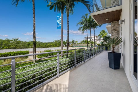Tiny photo for 350 Desoto Street, Hollywood, FL 33019 (MLS # B26090862)