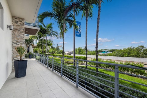 Tiny photo for 350 Desoto Street, Hollywood, FL 33019 (MLS # B26090862)