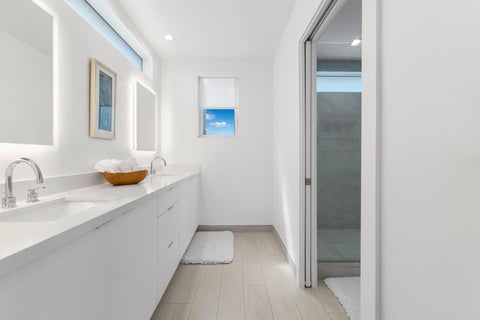 Tiny photo for 350 Desoto Street, Hollywood, FL 33019 (MLS # B26090862)