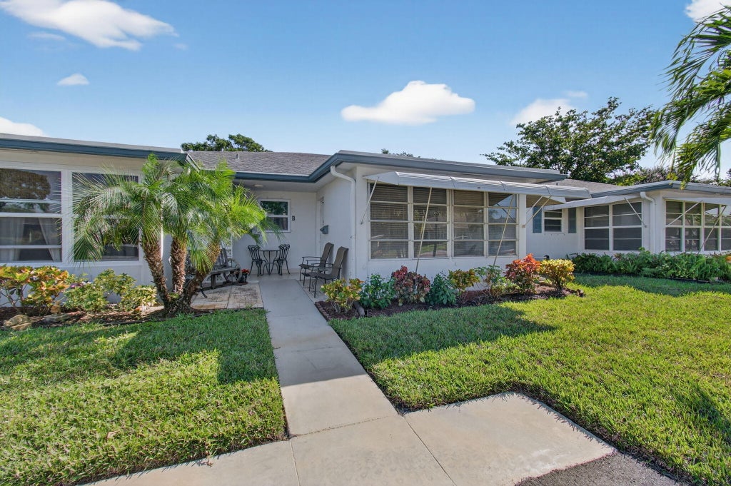 Photo of 1225 Club Drive W #B, Delray Beach, FL 33445 (MLS # R11139304)