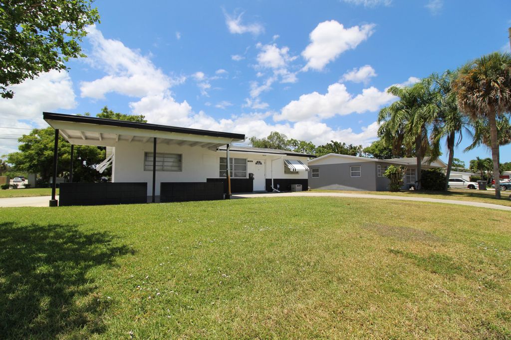 Photo of 12261 Acapulco Avenue, Palm Beach Gardens, FL 33410 (MLS # R10800537)