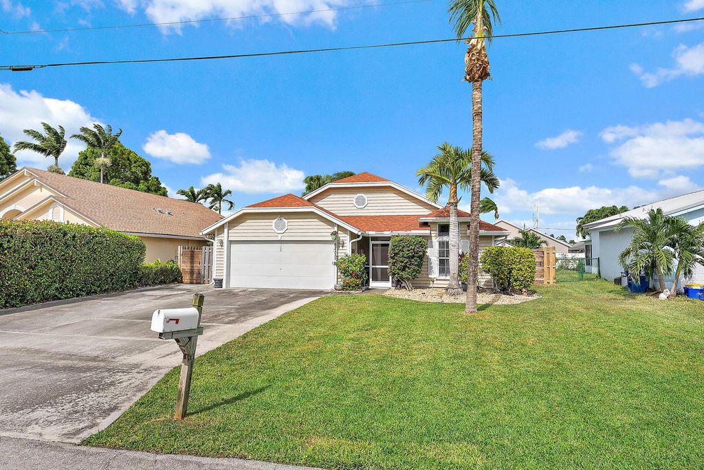 Photo of 6255 Adams Street, Jupiter, FL 33458 (MLS # R11038170)