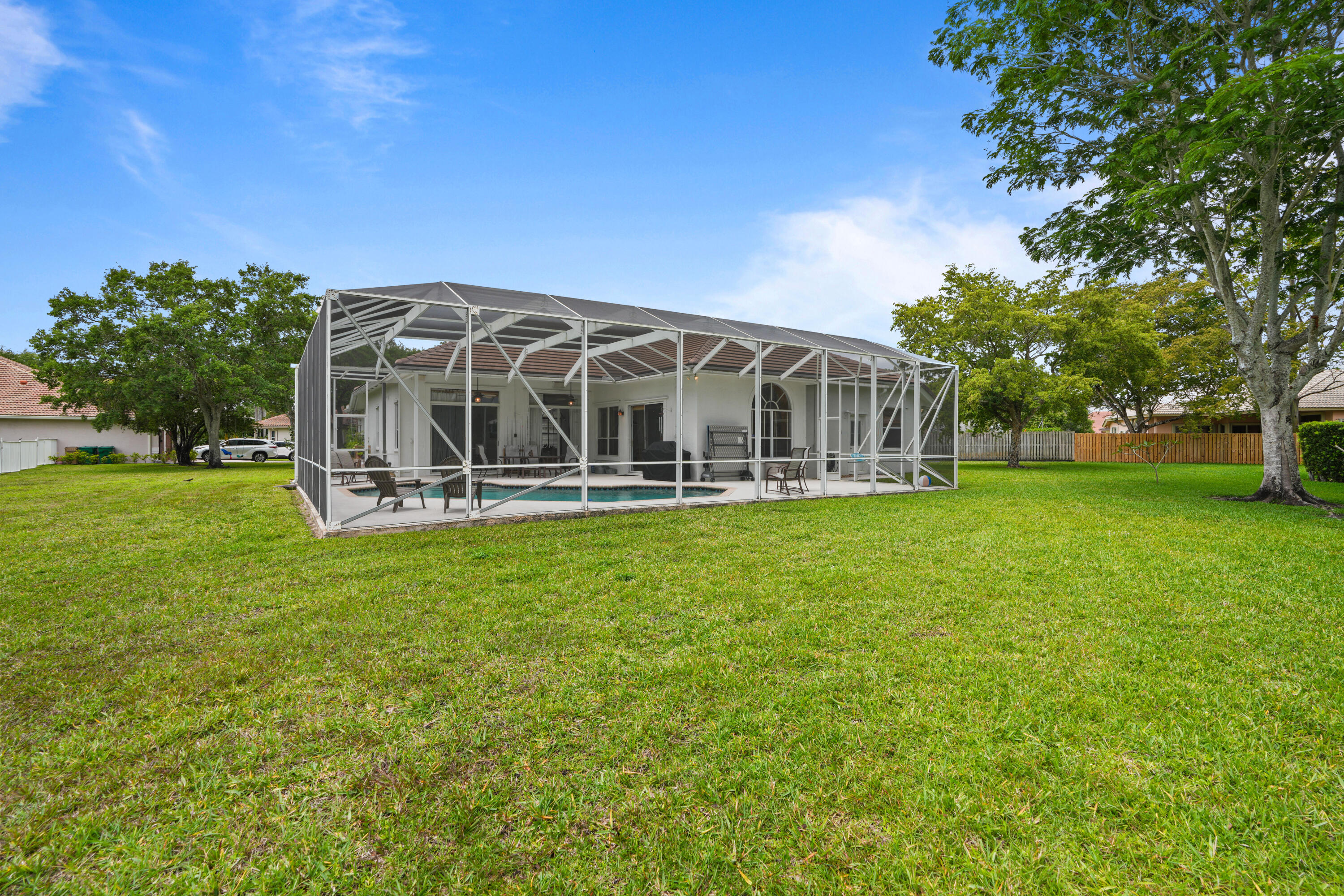 ESTATES OF STIRLING LAKE - Residential