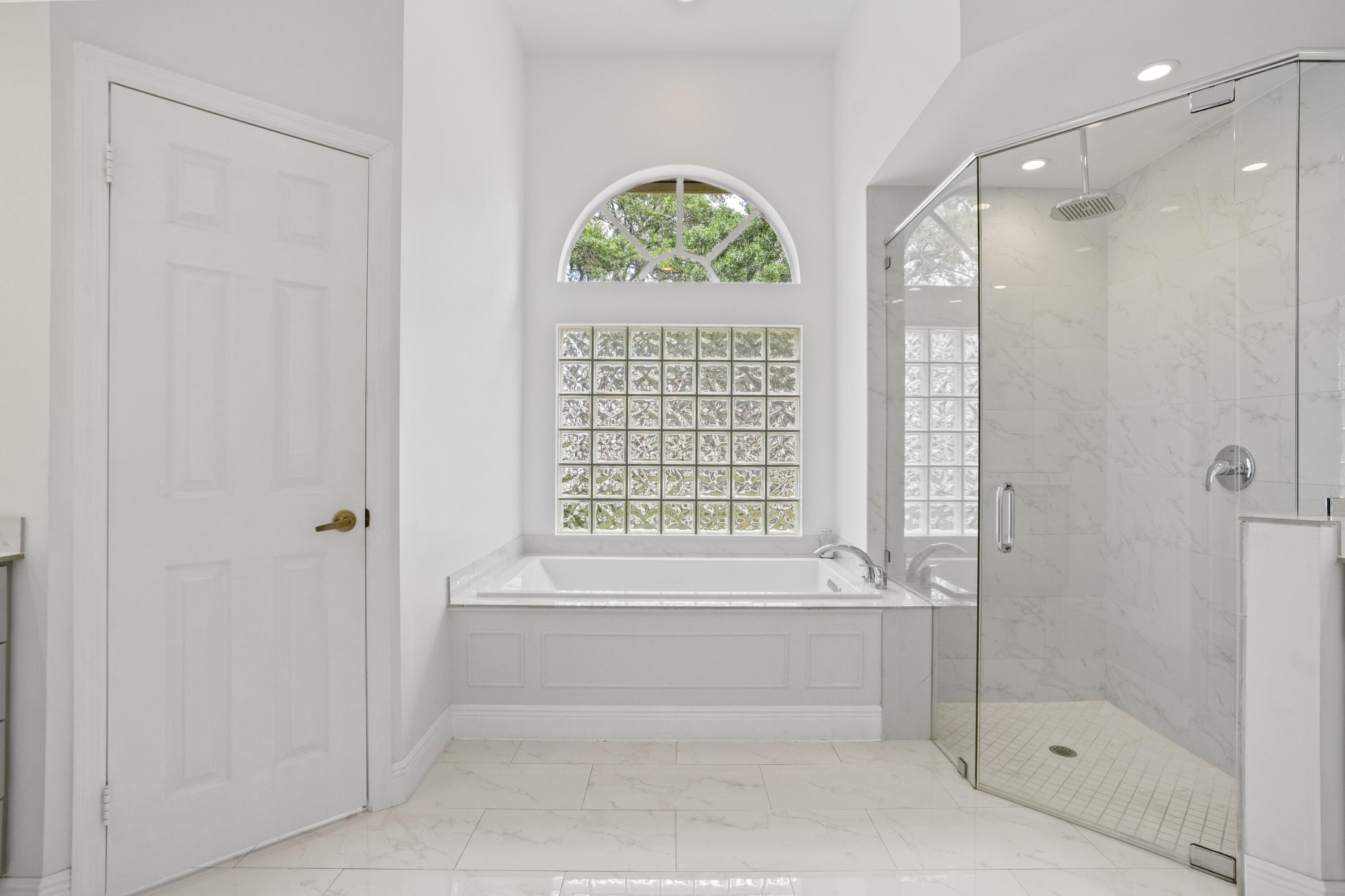 ESTATES OF STIRLING LAKE - Residential