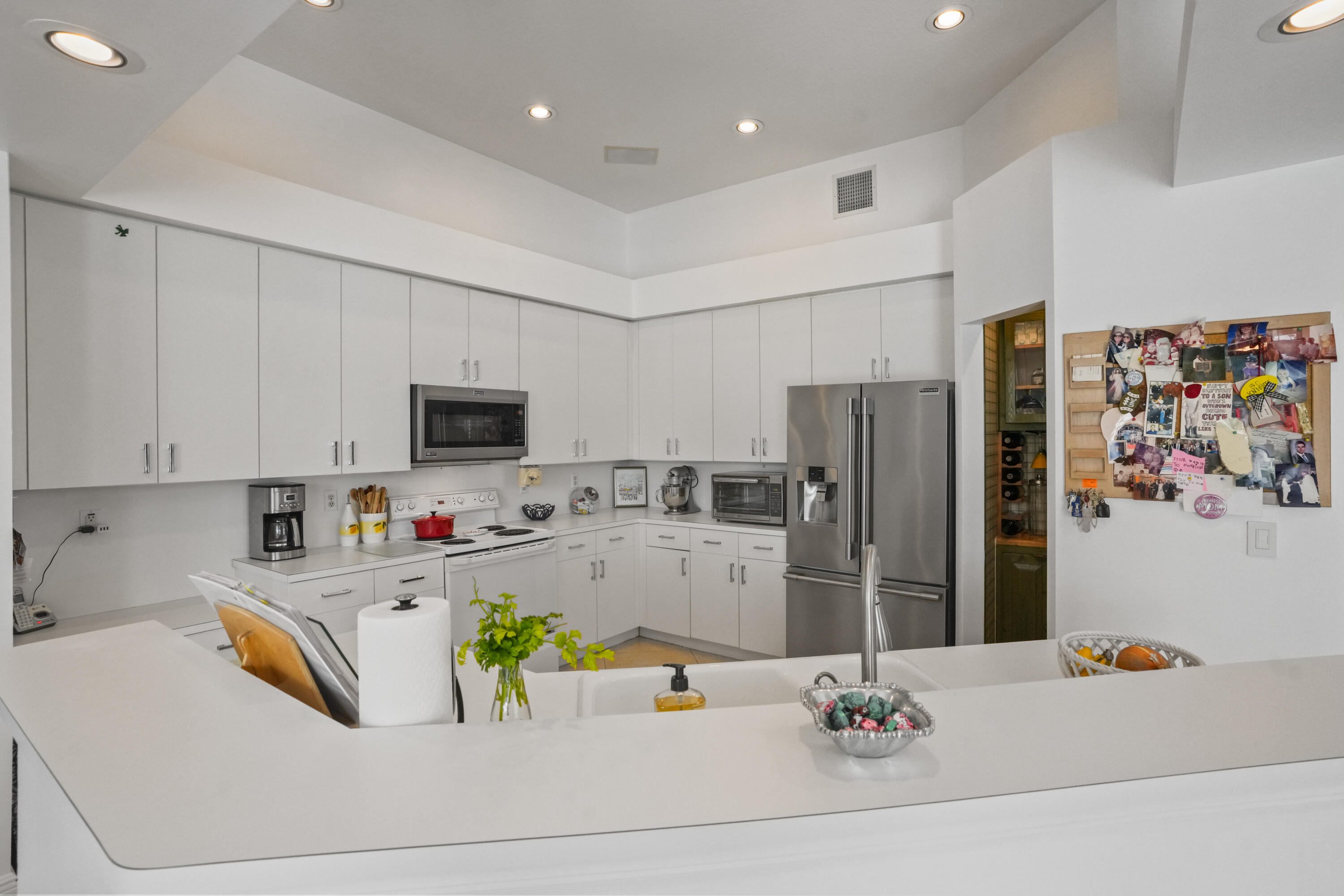 ESTATES OF STIRLING LAKE - Residential