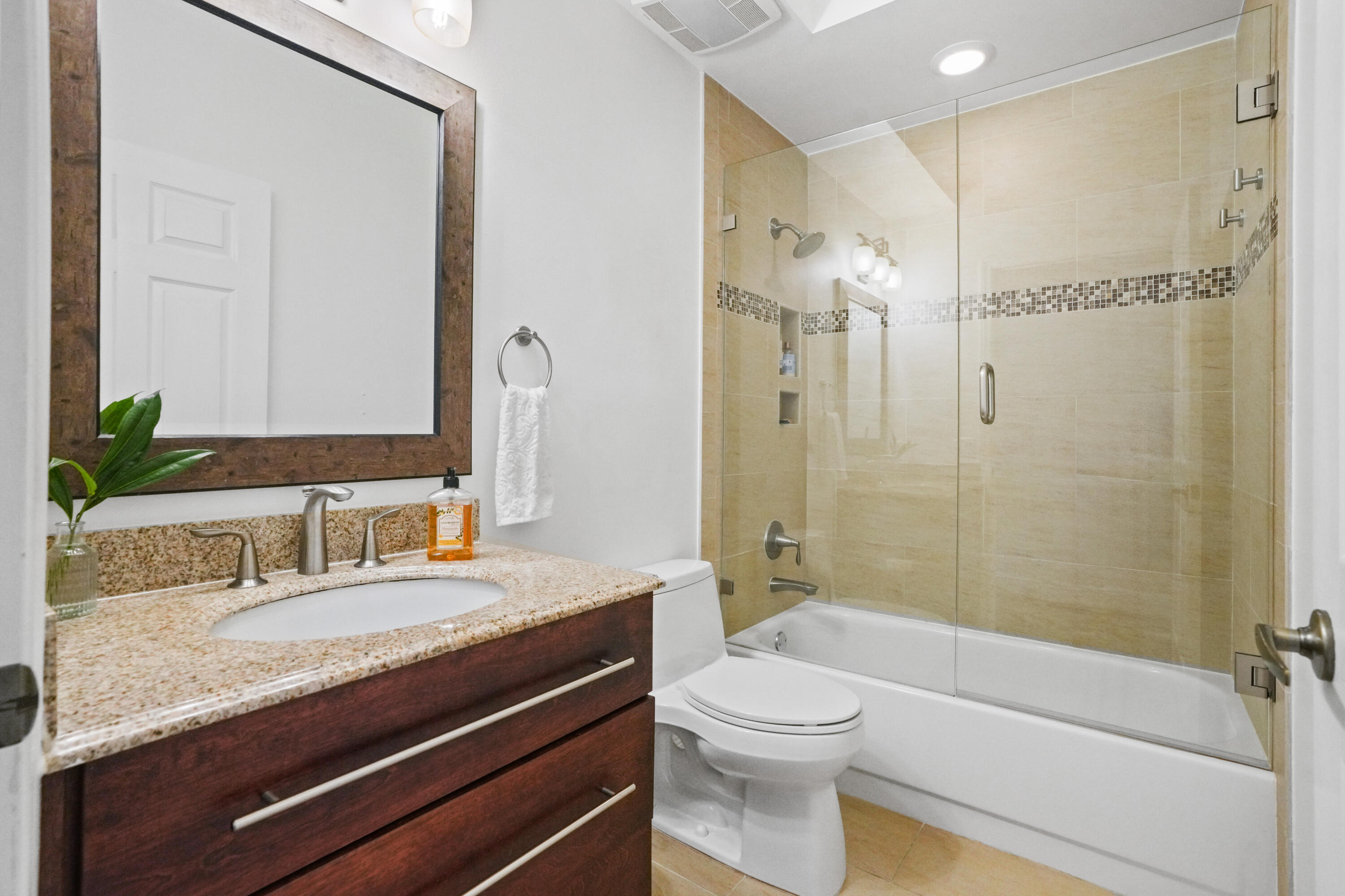 ESTATES OF STIRLING LAKE - Residential