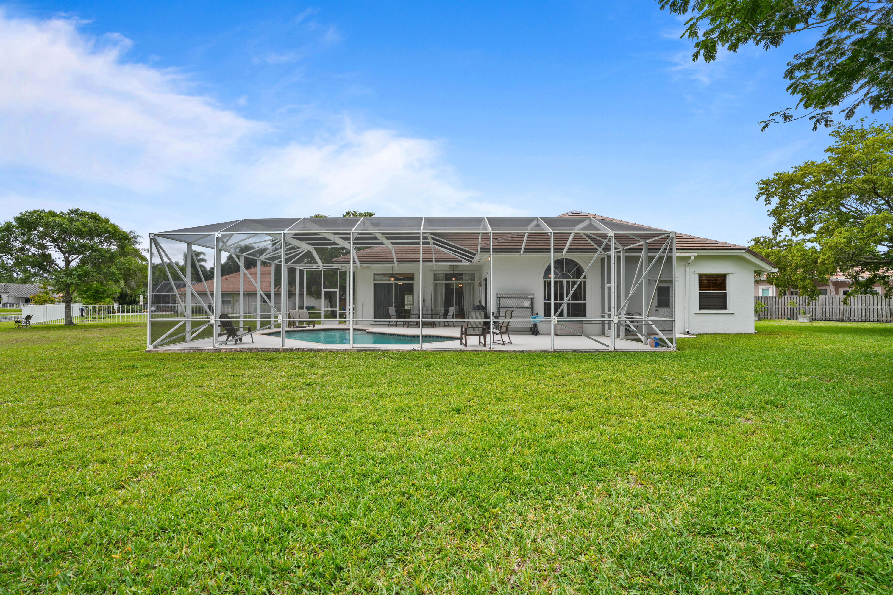 ESTATES OF STIRLING LAKE - Residential