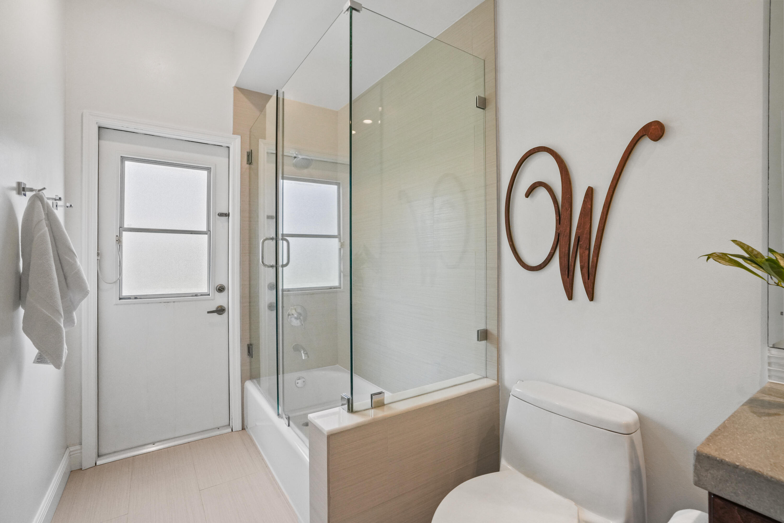 ESTATES OF STIRLING LAKE - Residential