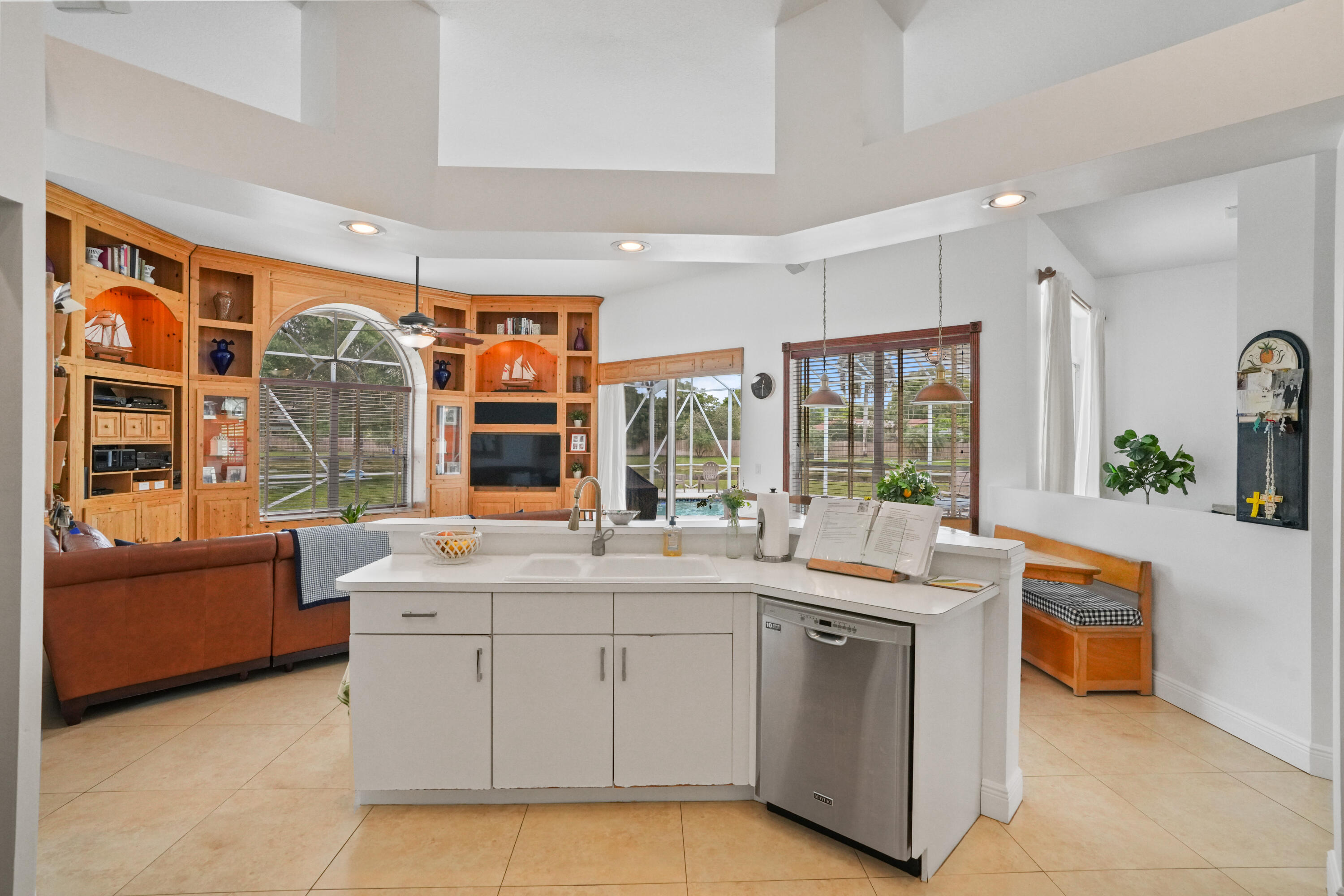 ESTATES OF STIRLING LAKE - Residential