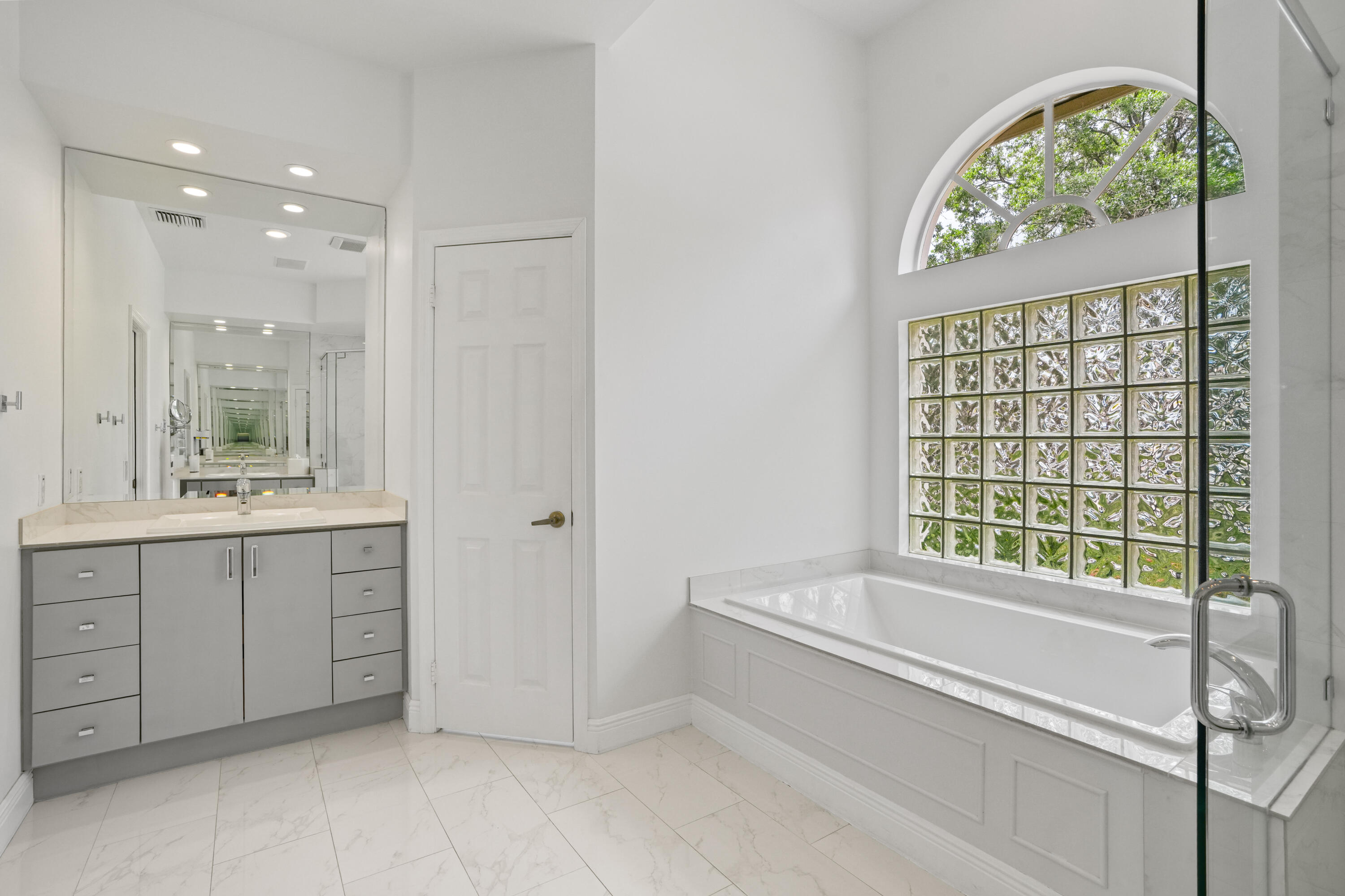 ESTATES OF STIRLING LAKE - Residential