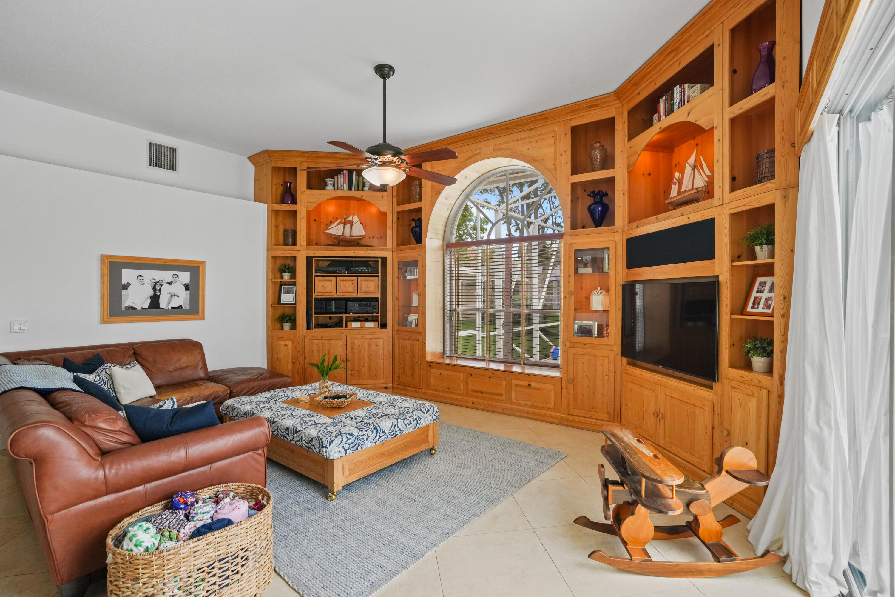 ESTATES OF STIRLING LAKE - Residential