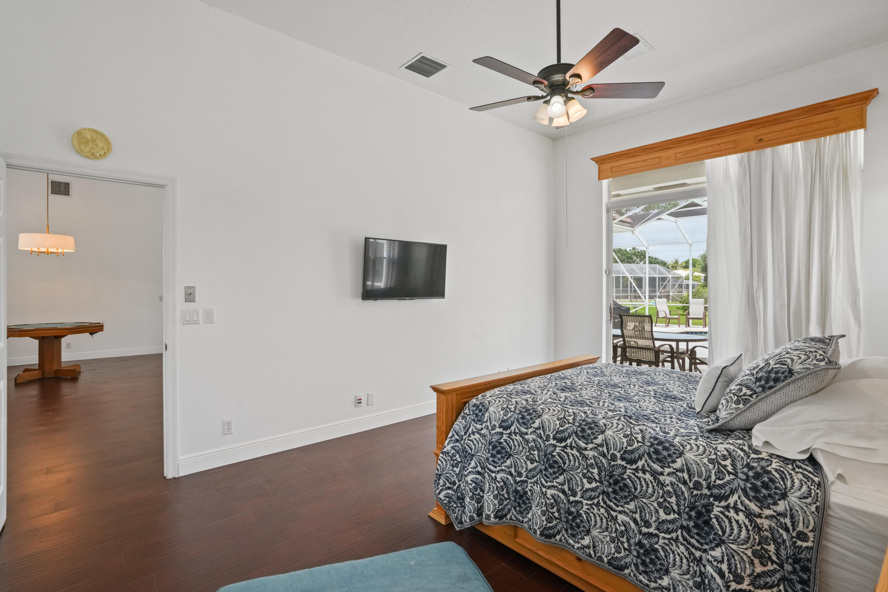 ESTATES OF STIRLING LAKE - Residential