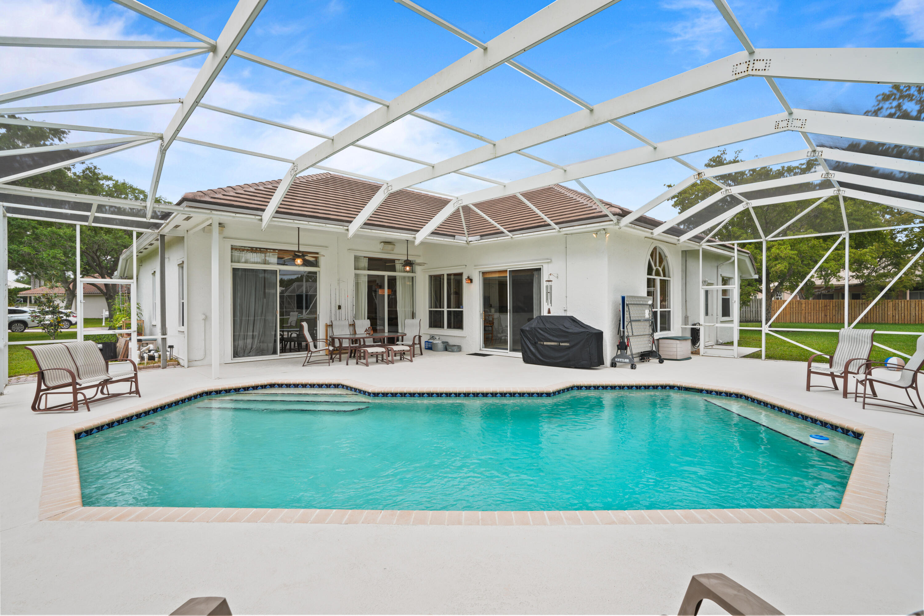 ESTATES OF STIRLING LAKE - Residential