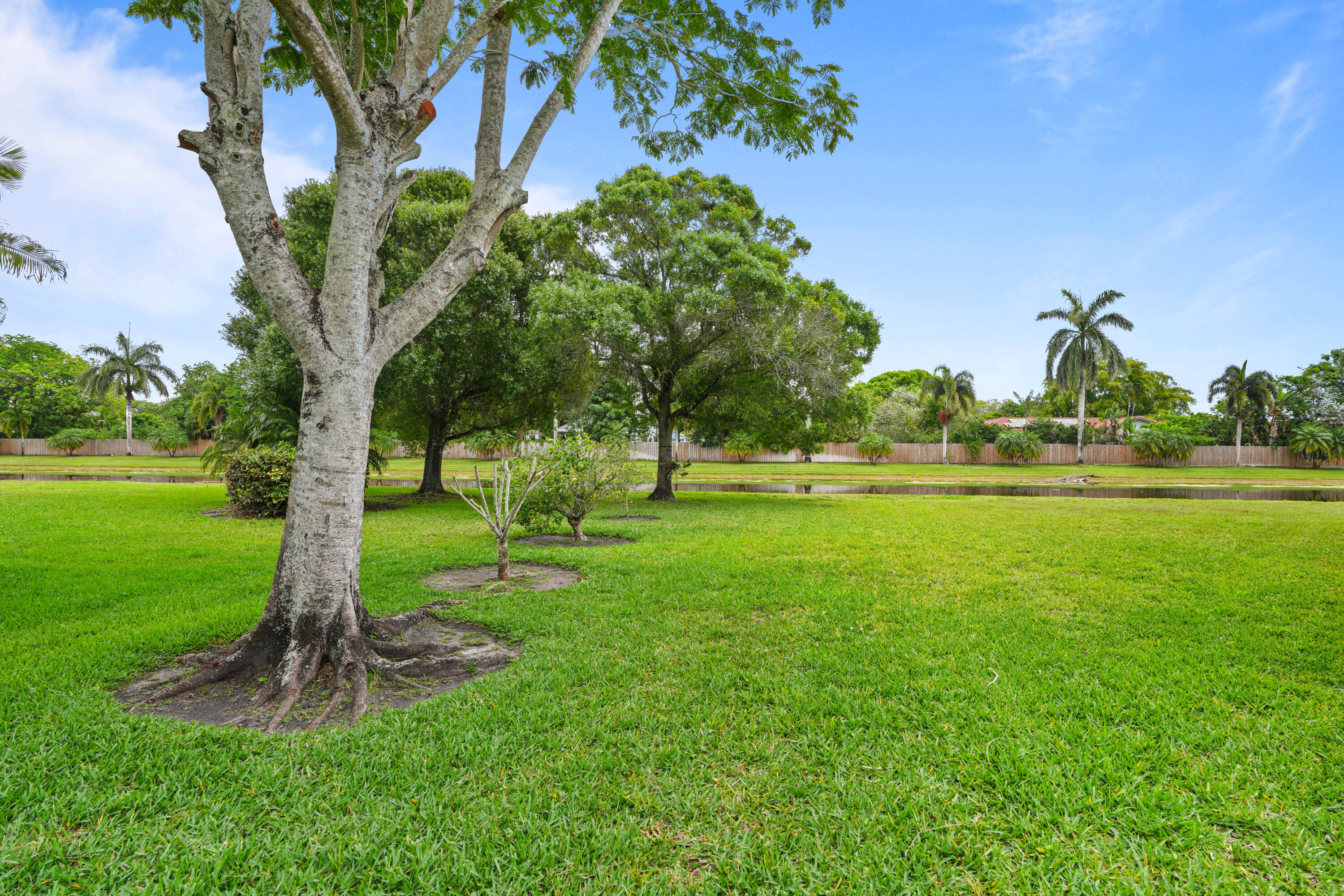 ESTATES OF STIRLING LAKE - Residential