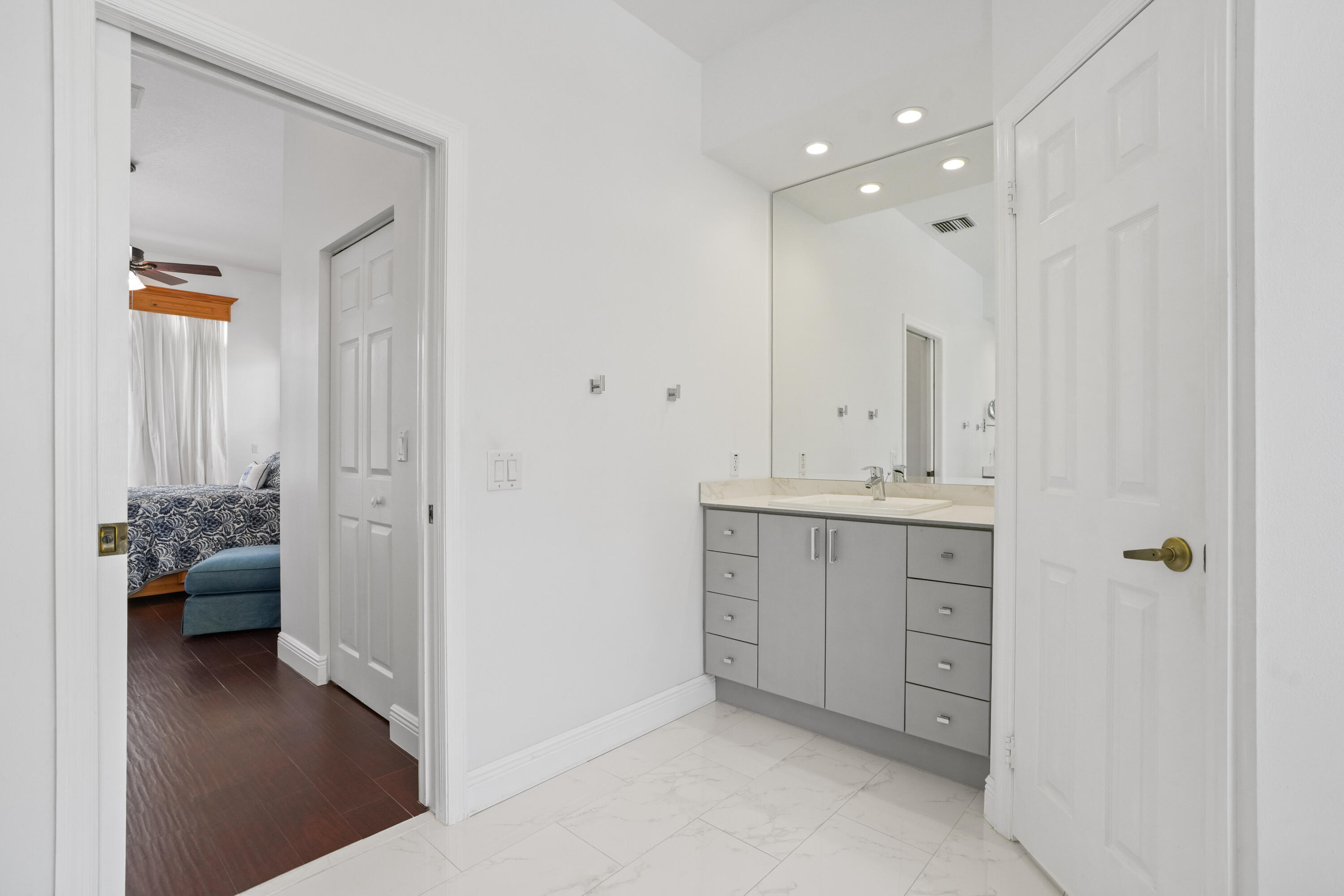 ESTATES OF STIRLING LAKE - Residential