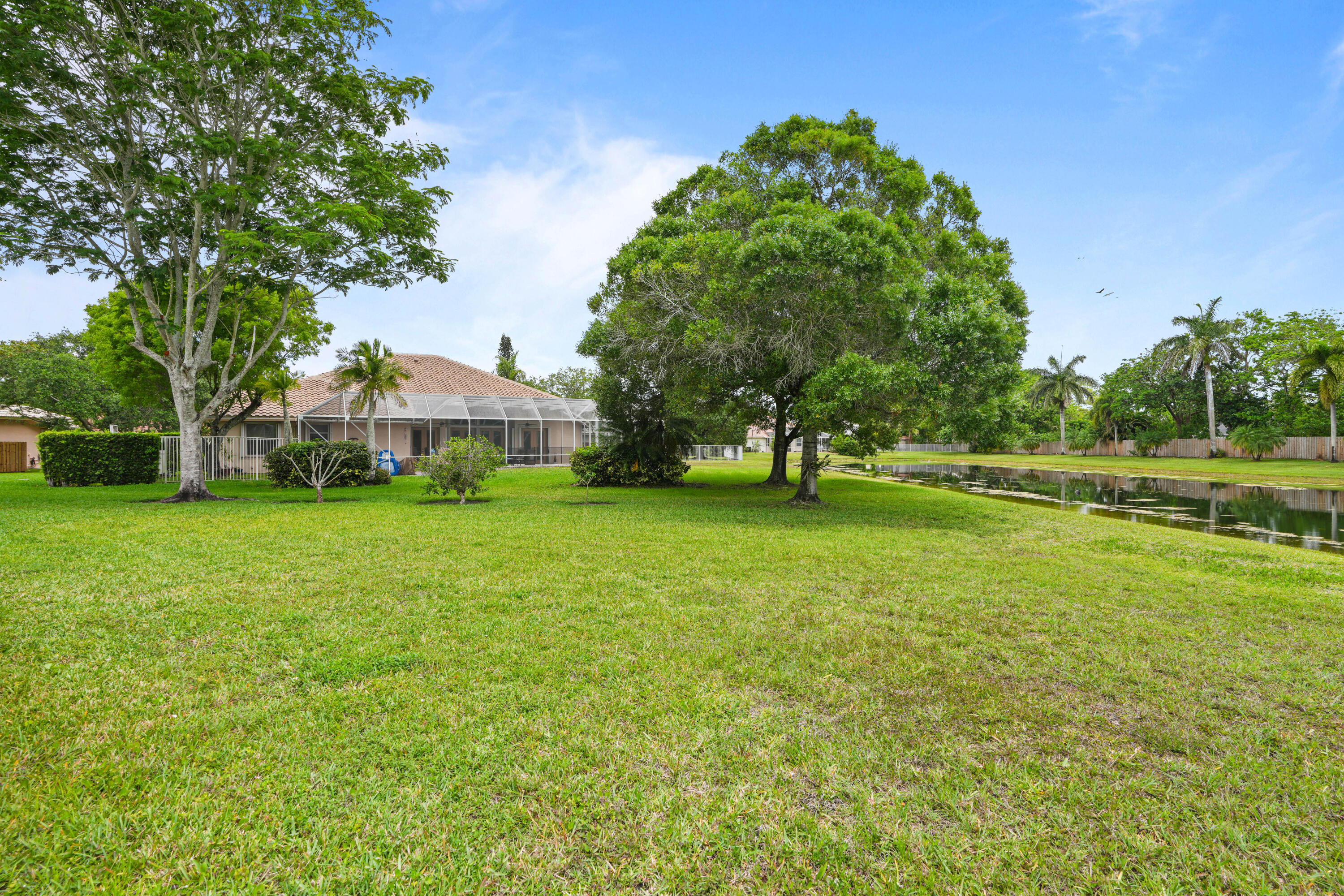 ESTATES OF STIRLING LAKE - Residential