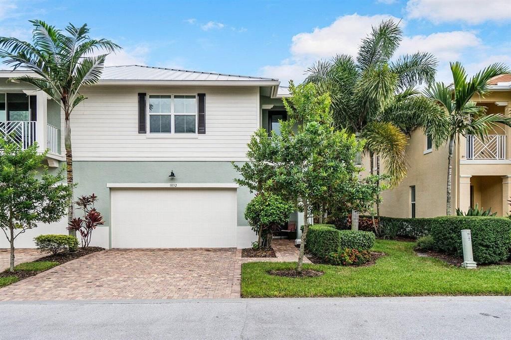 Photo of 1032 Piccadilly Street St, Palm Beach Gardens, FL 33418 (MLS # R10749740)