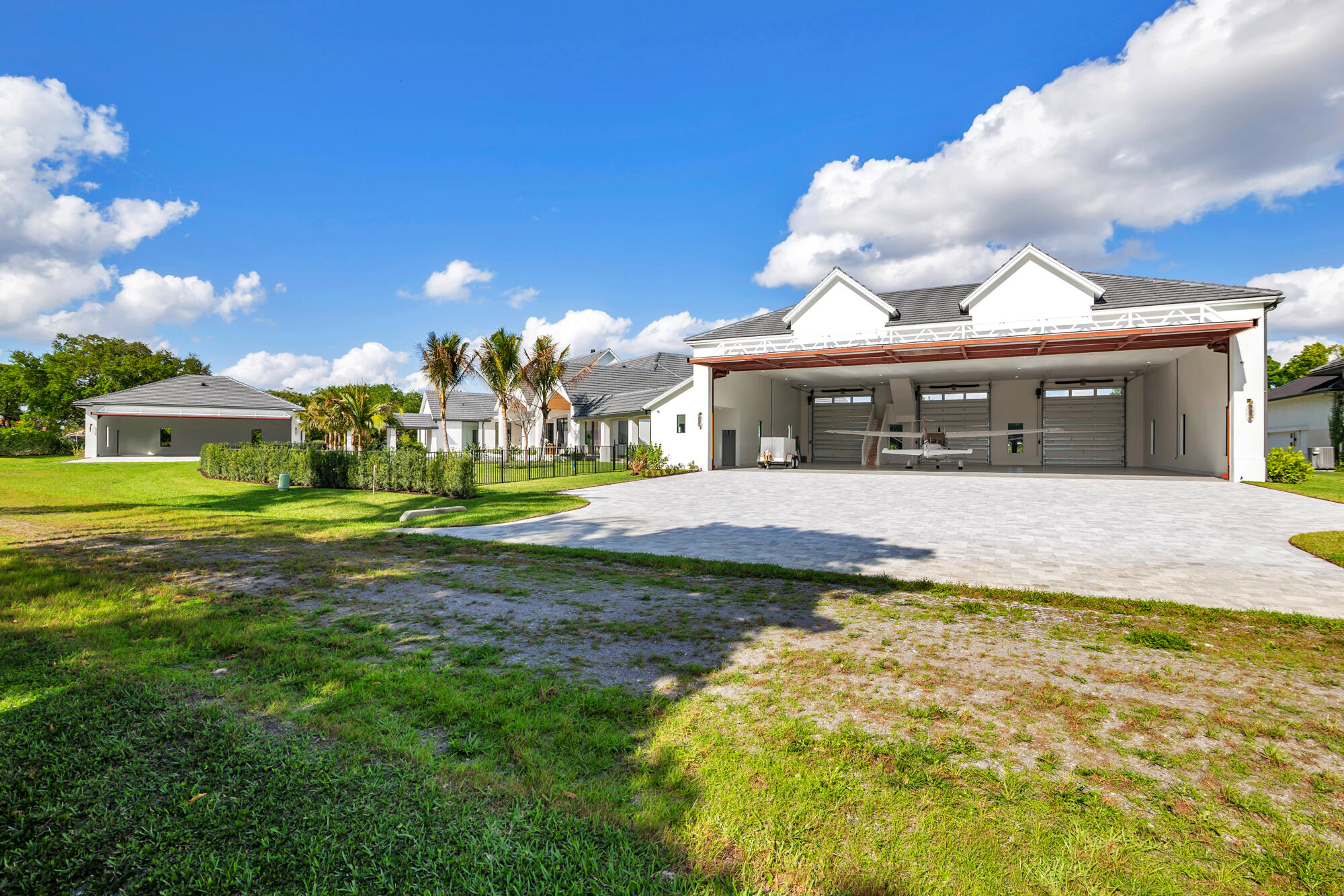 WELLINGTON AERO CLUB OF THE LANDINGS AT WELLINGTON - Residential