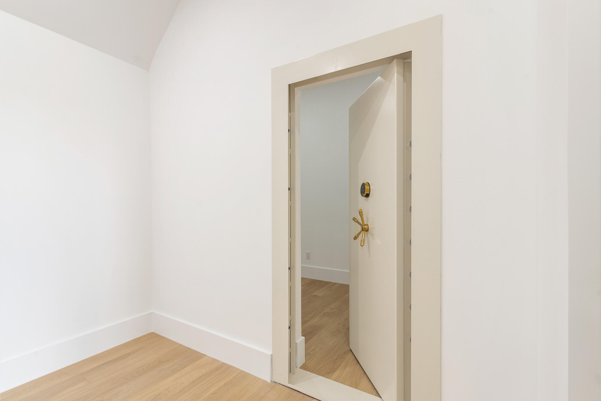 WELLINGTON AERO CLUB OF THE LANDINGS AT WELLINGTON - Residential