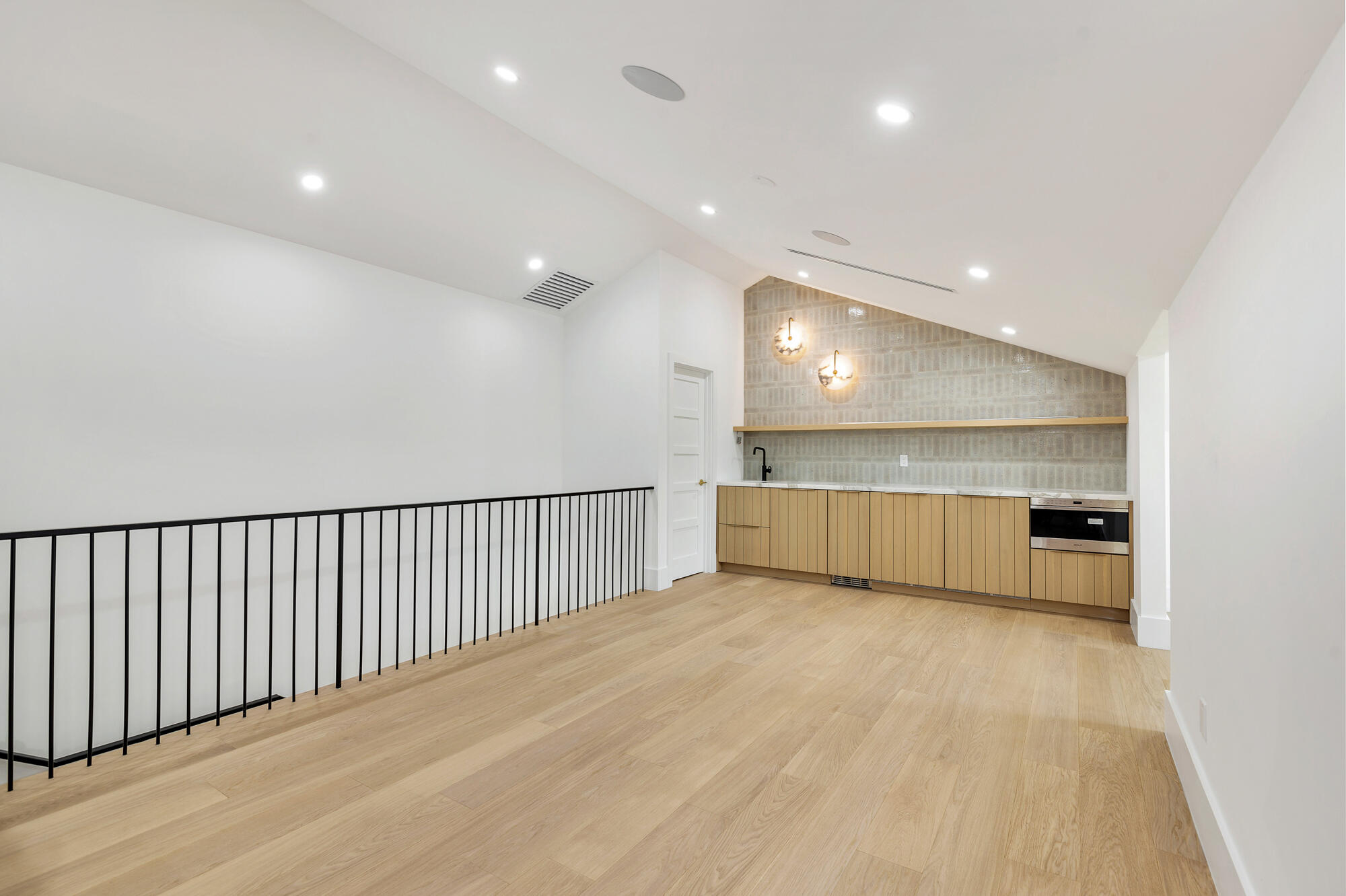 WELLINGTON AERO CLUB OF THE LANDINGS AT WELLINGTON - Residential