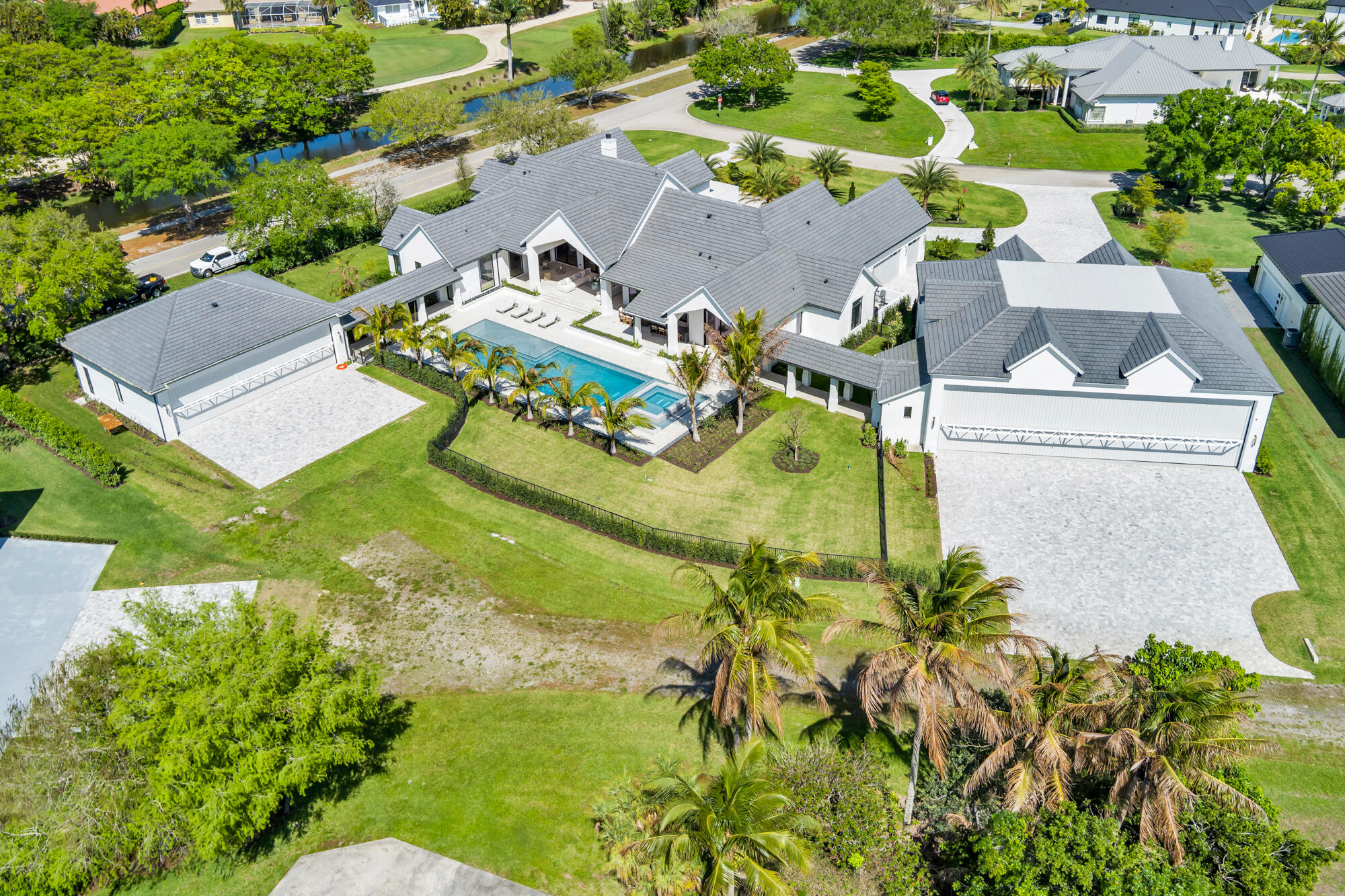 WELLINGTON AERO CLUB OF THE LANDINGS AT WELLINGTON - Residential