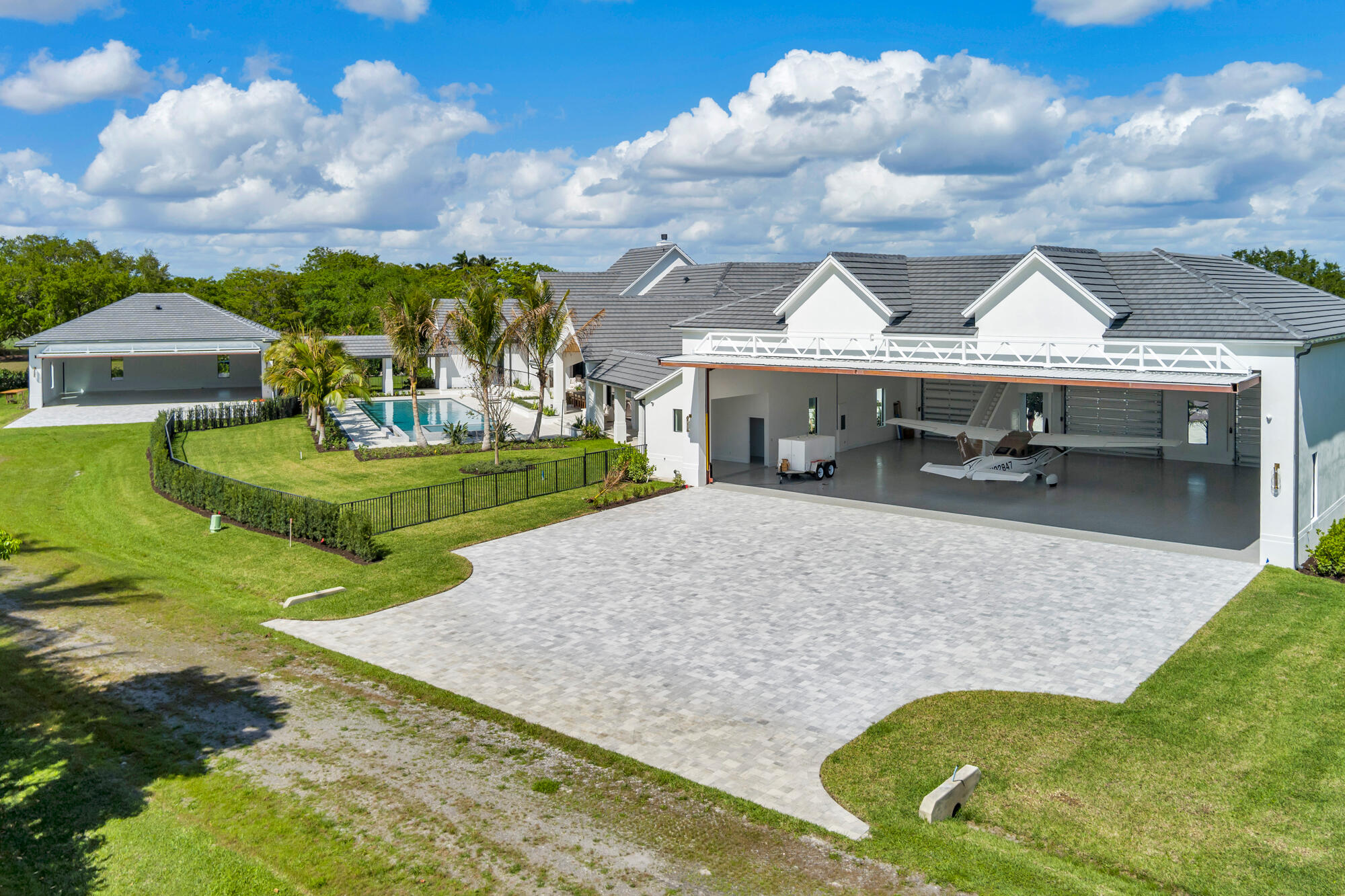 WELLINGTON AERO CLUB OF THE LANDINGS AT WELLINGTON - Residential