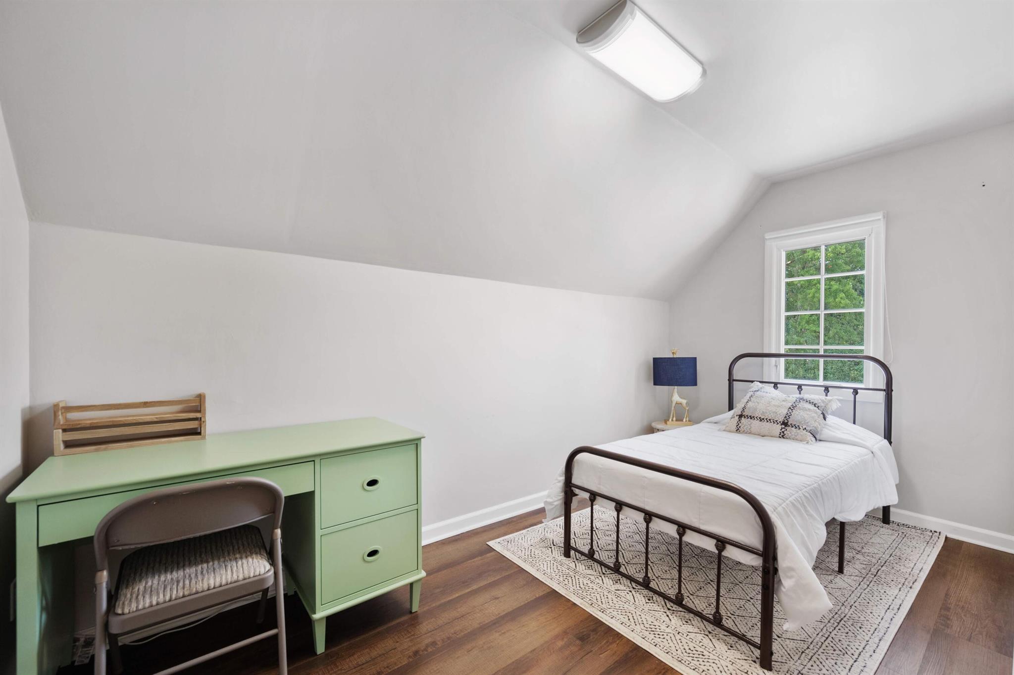 PINEWOOD EAST OF WELLINGT - Residential Lease