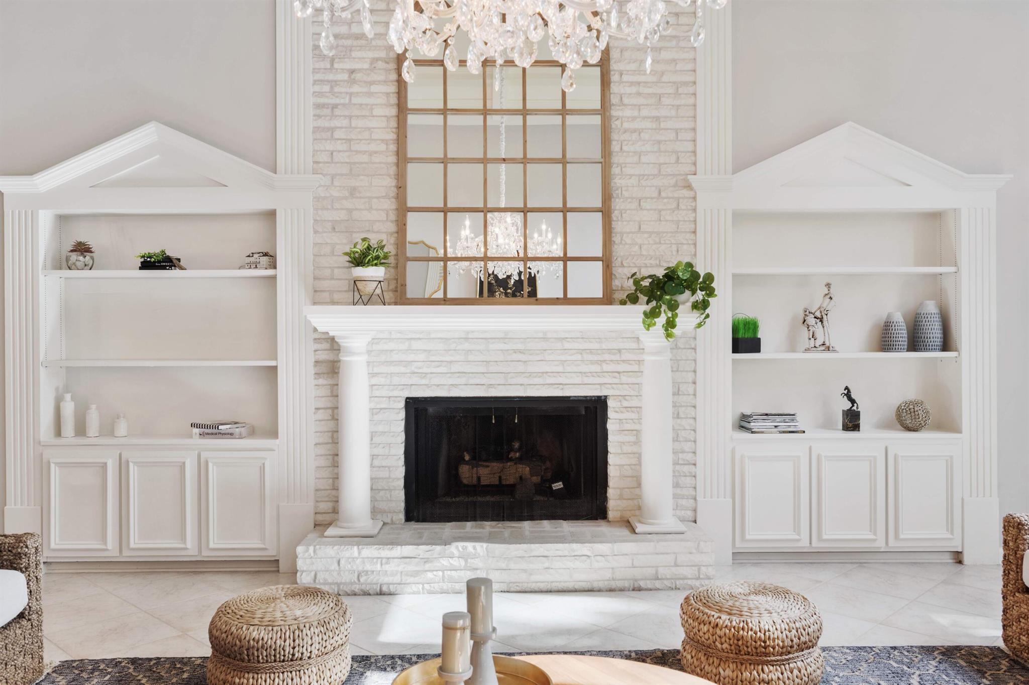 PINEWOOD EAST OF WELLINGT - Residential Lease