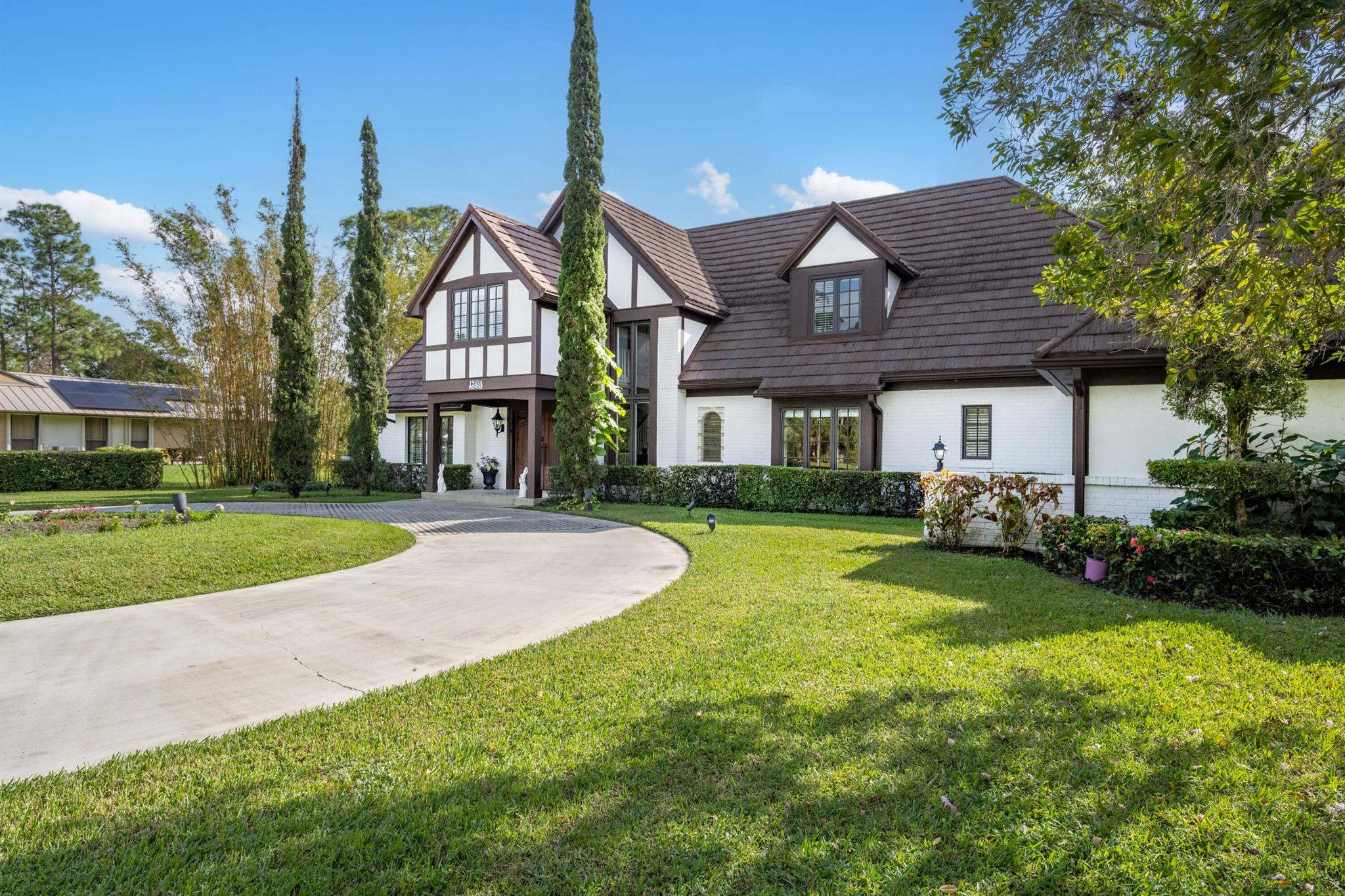 PINEWOOD EAST OF WELLINGT - Residential Lease