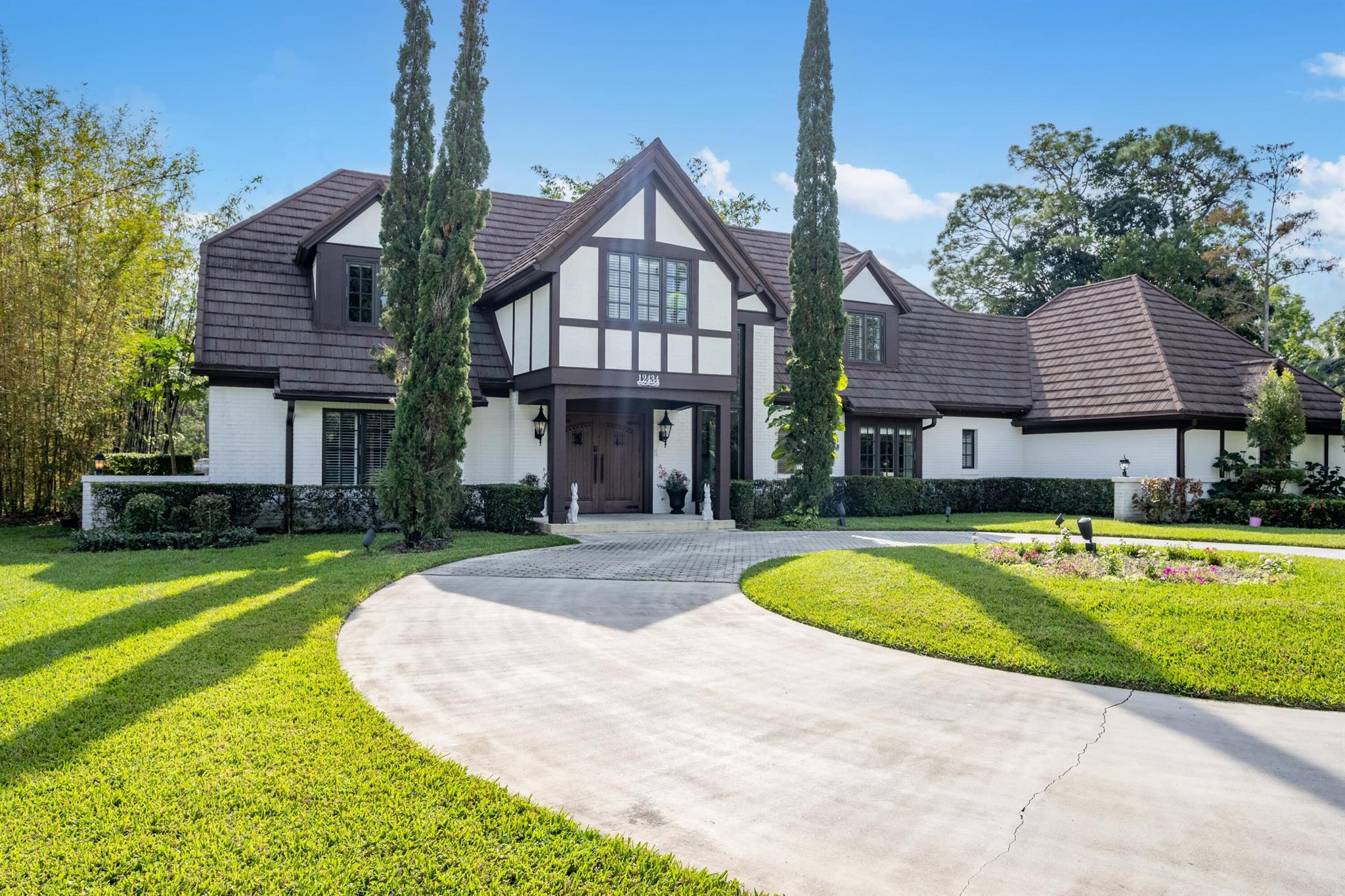 PINEWOOD EAST OF WELLINGT - Residential Lease