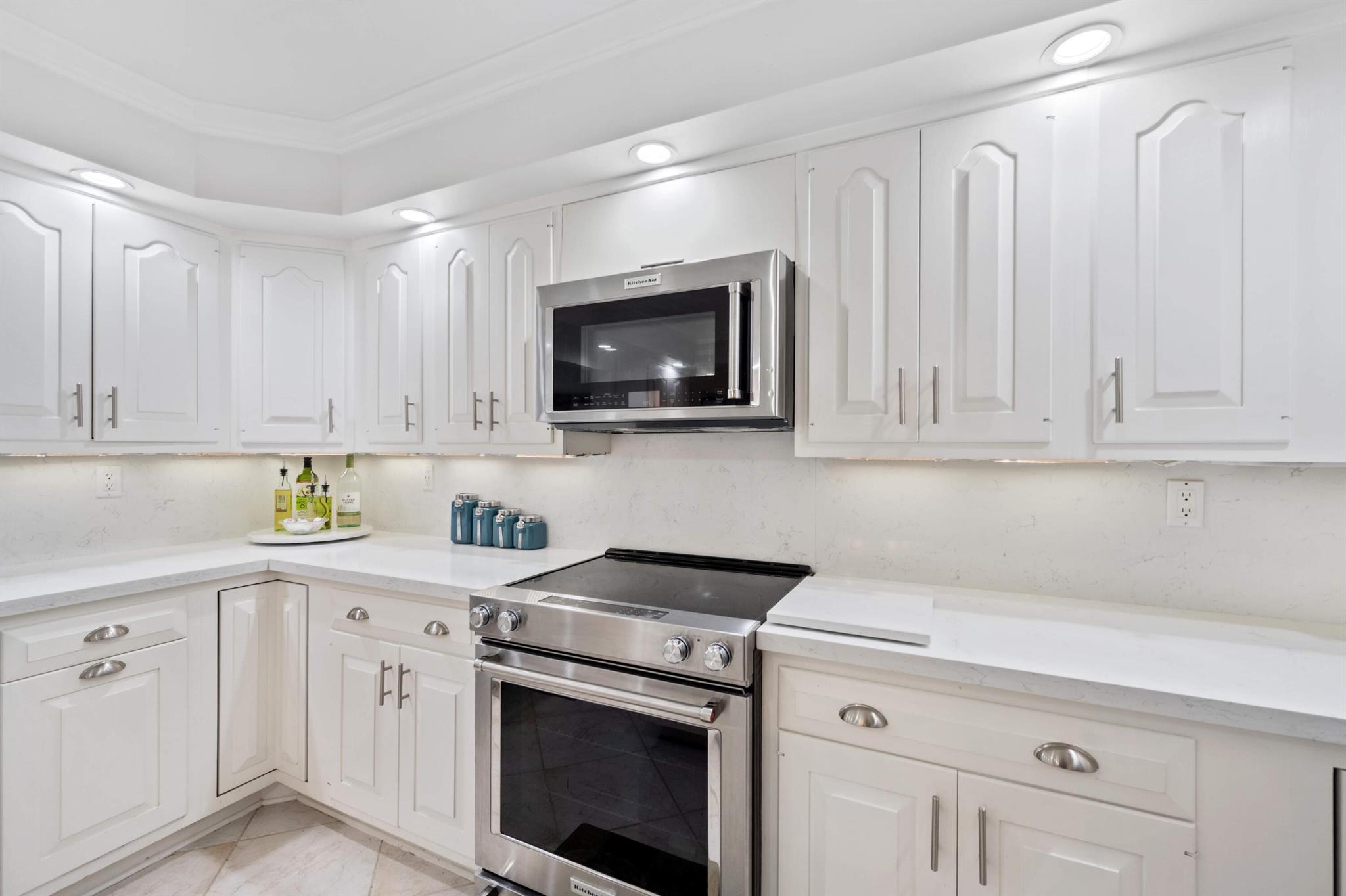 PINEWOOD EAST OF WELLINGT - Residential Lease