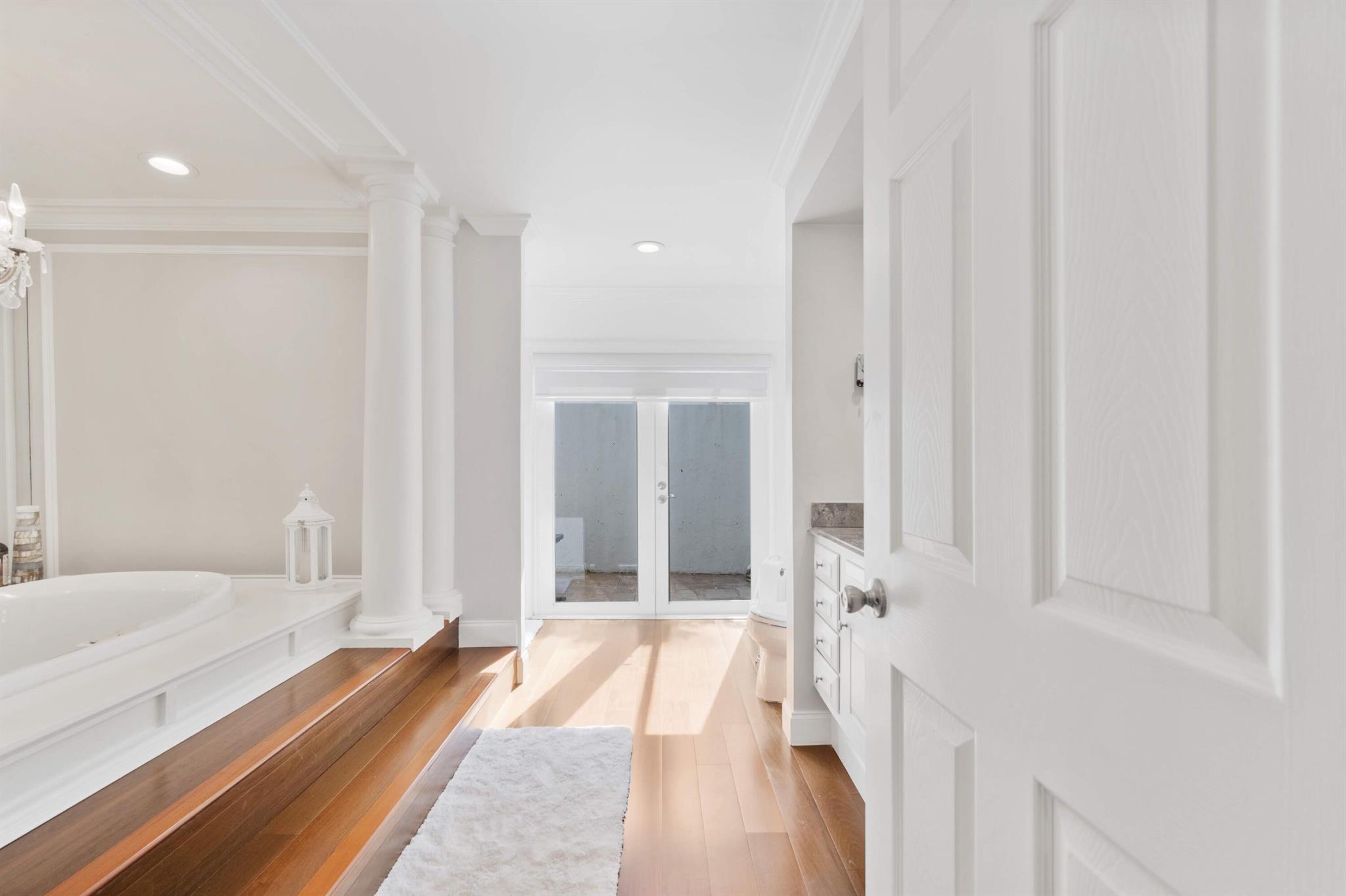 PINEWOOD EAST OF WELLINGT - Residential Lease