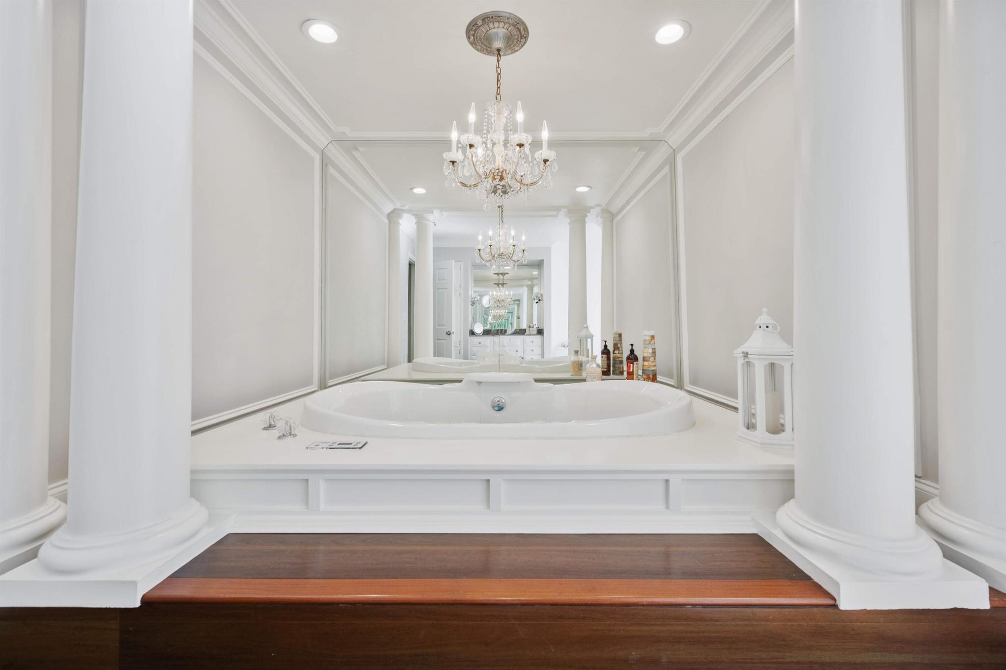 PINEWOOD EAST OF WELLINGT - Residential Lease