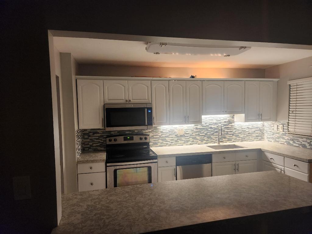 WATERGATE CONDOMINIUM NO 3 - Residential Lease