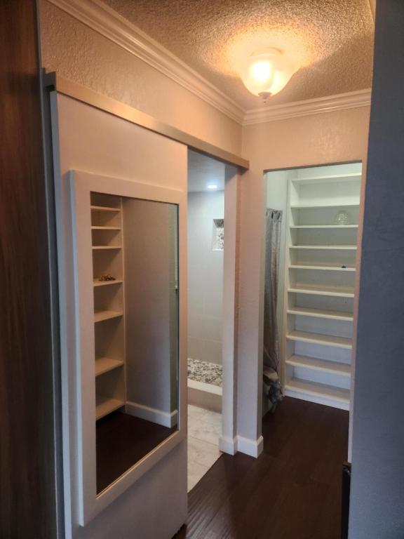 WATERGATE CONDOMINIUM NO 3 - Residential Lease