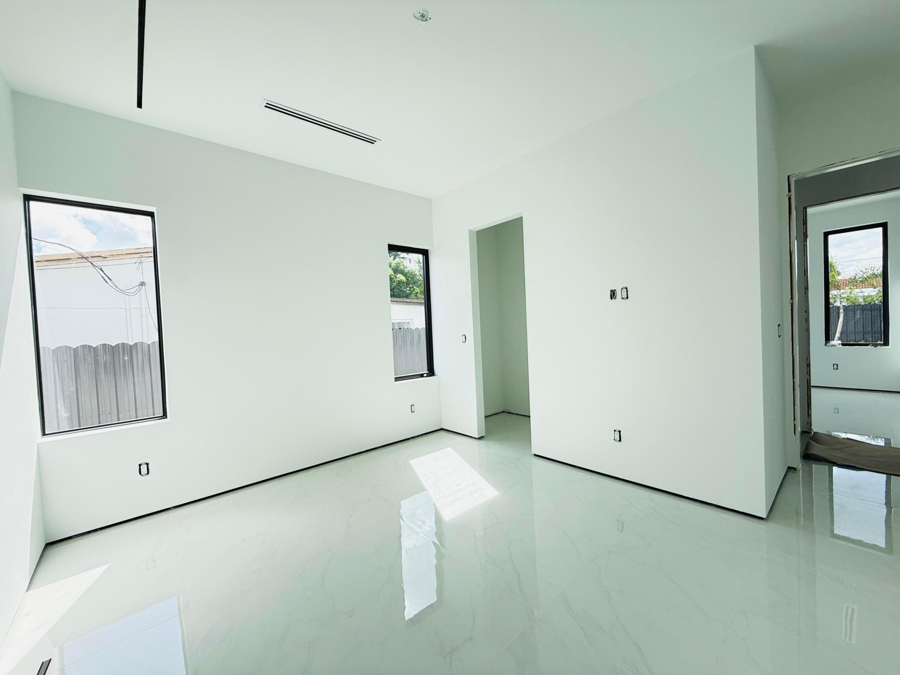 OLYMPIA GARDENS - Residential