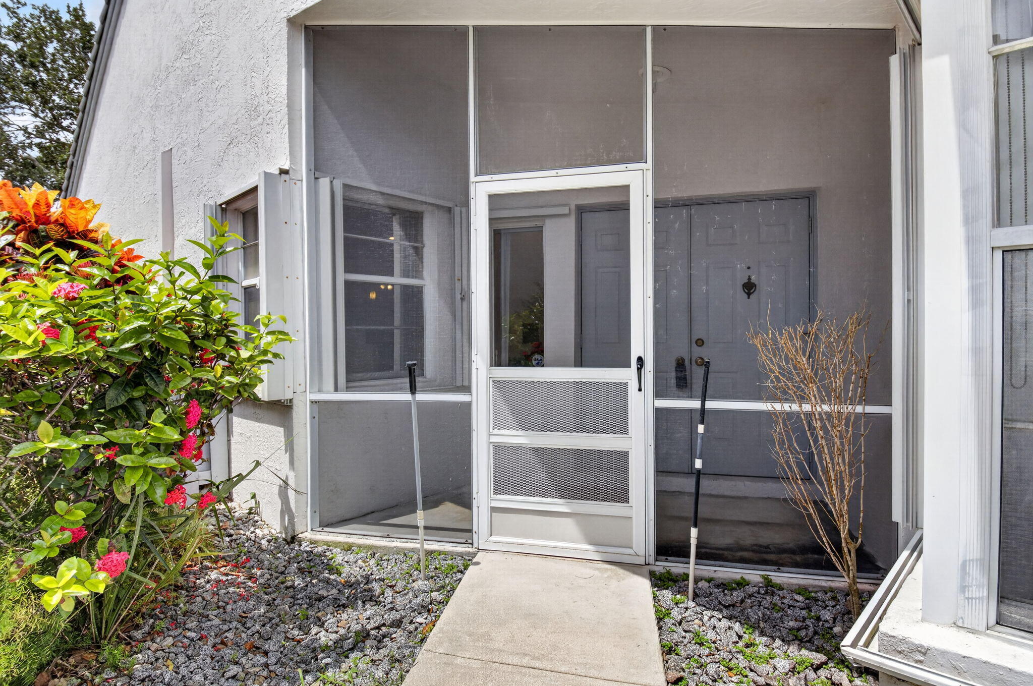 10048 Country Brook Road