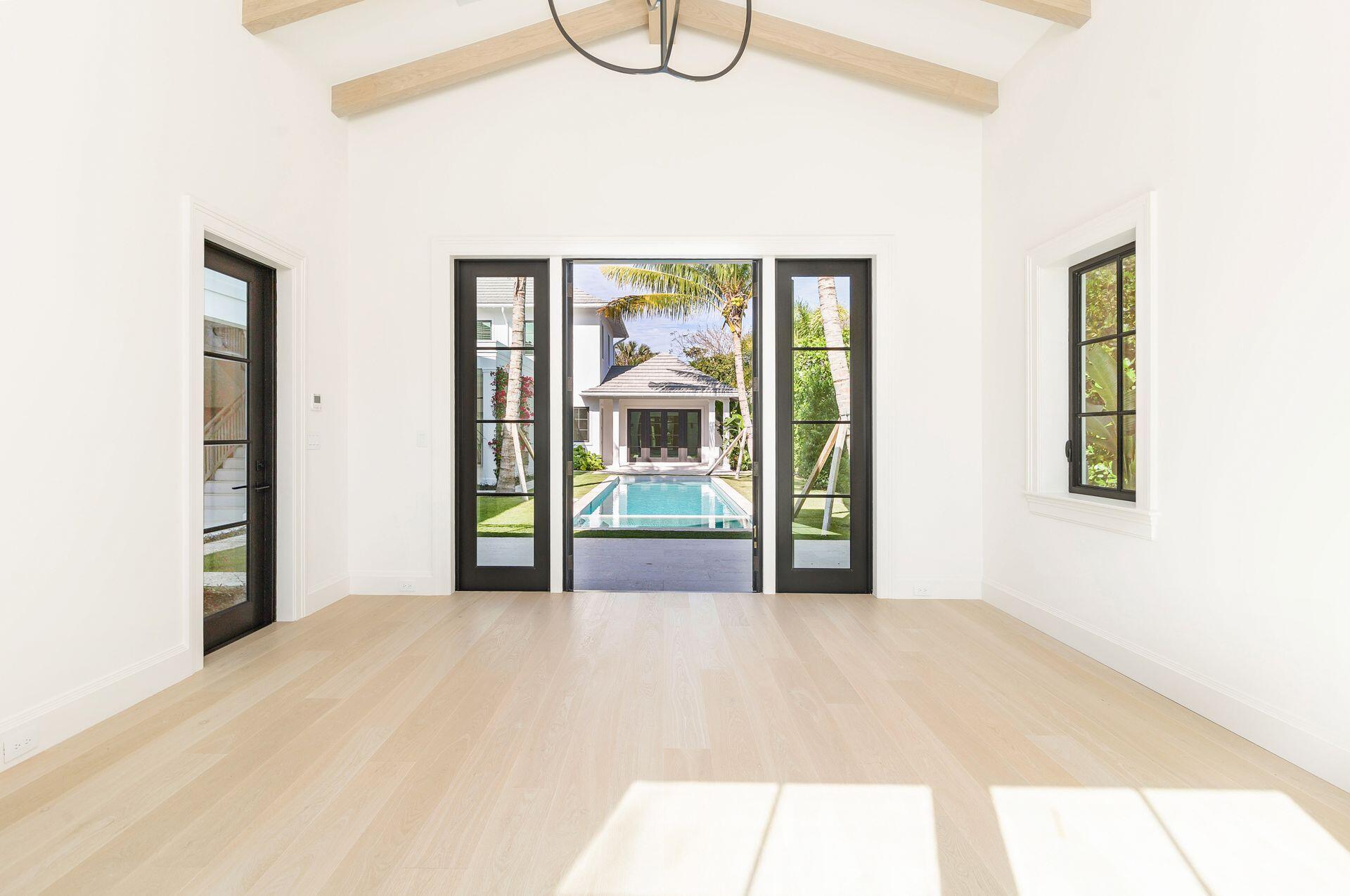 MIRAMAR SHORES - Residential