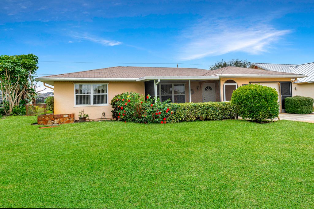 Photo of 1556 SE Croquet Street, Port Saint Lucie, FL 34983 (MLS # R10954131)