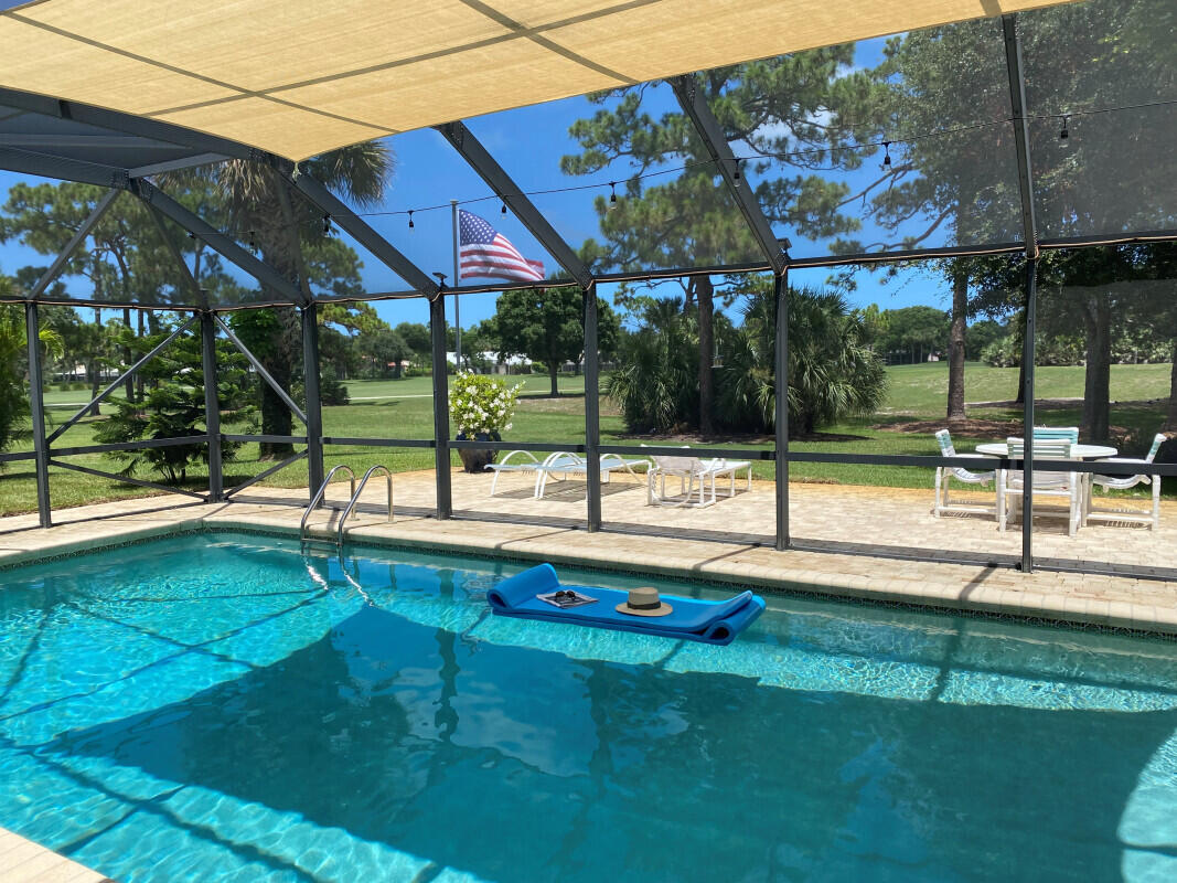3521 SE Clubhouse Place