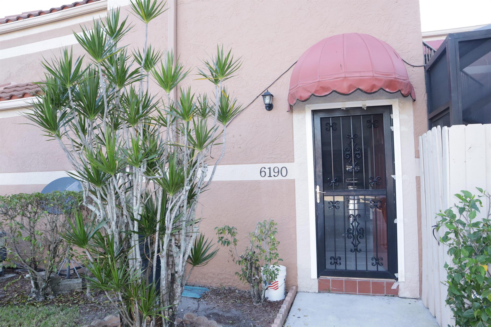 View photos, virtual tours, details... 6190 Seven Springs W