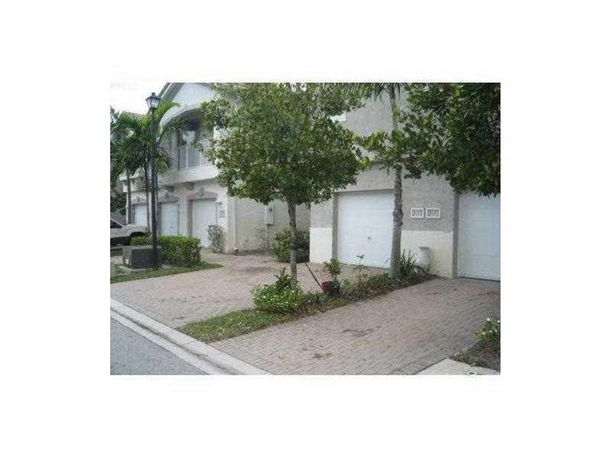 Beautiful townhome in great location! Balcony off the living room and master. Split bedroom plan. Open kitchen/living/dining. Great place to call home! Community pool, clubhouse, playground, tennis, etc.