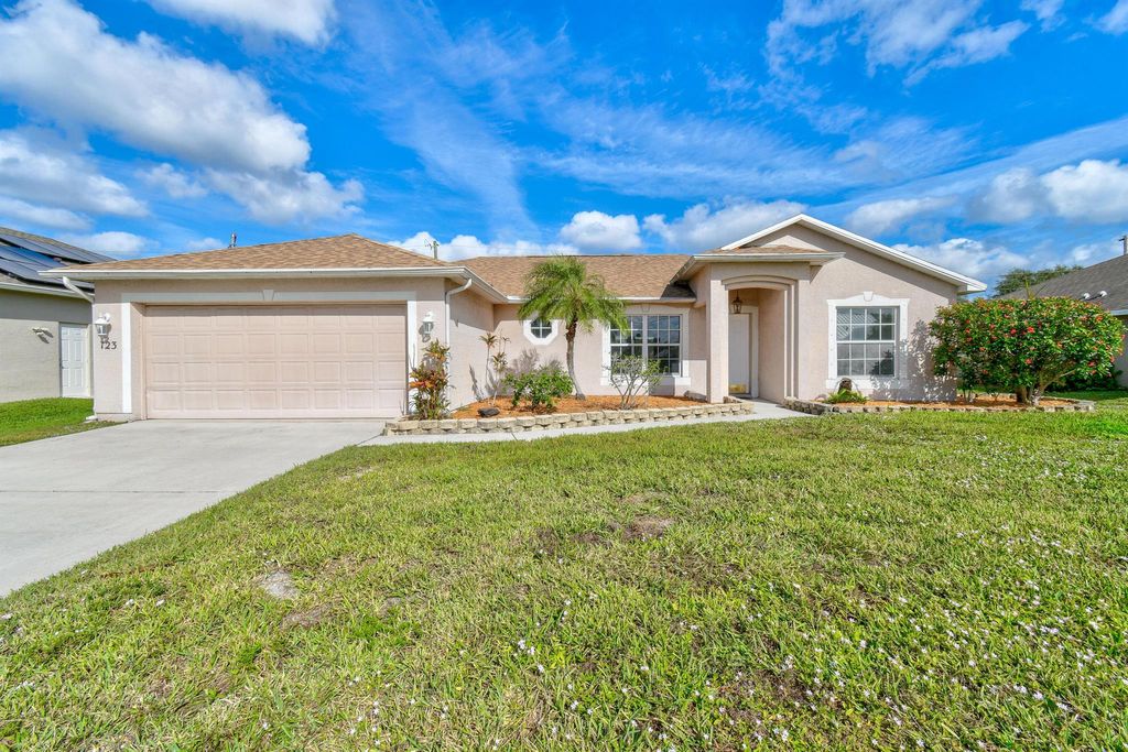 Photo of 123 SW South Wakefield Circle, Port St Lucie, FL 34953 (MLS # R10938264)