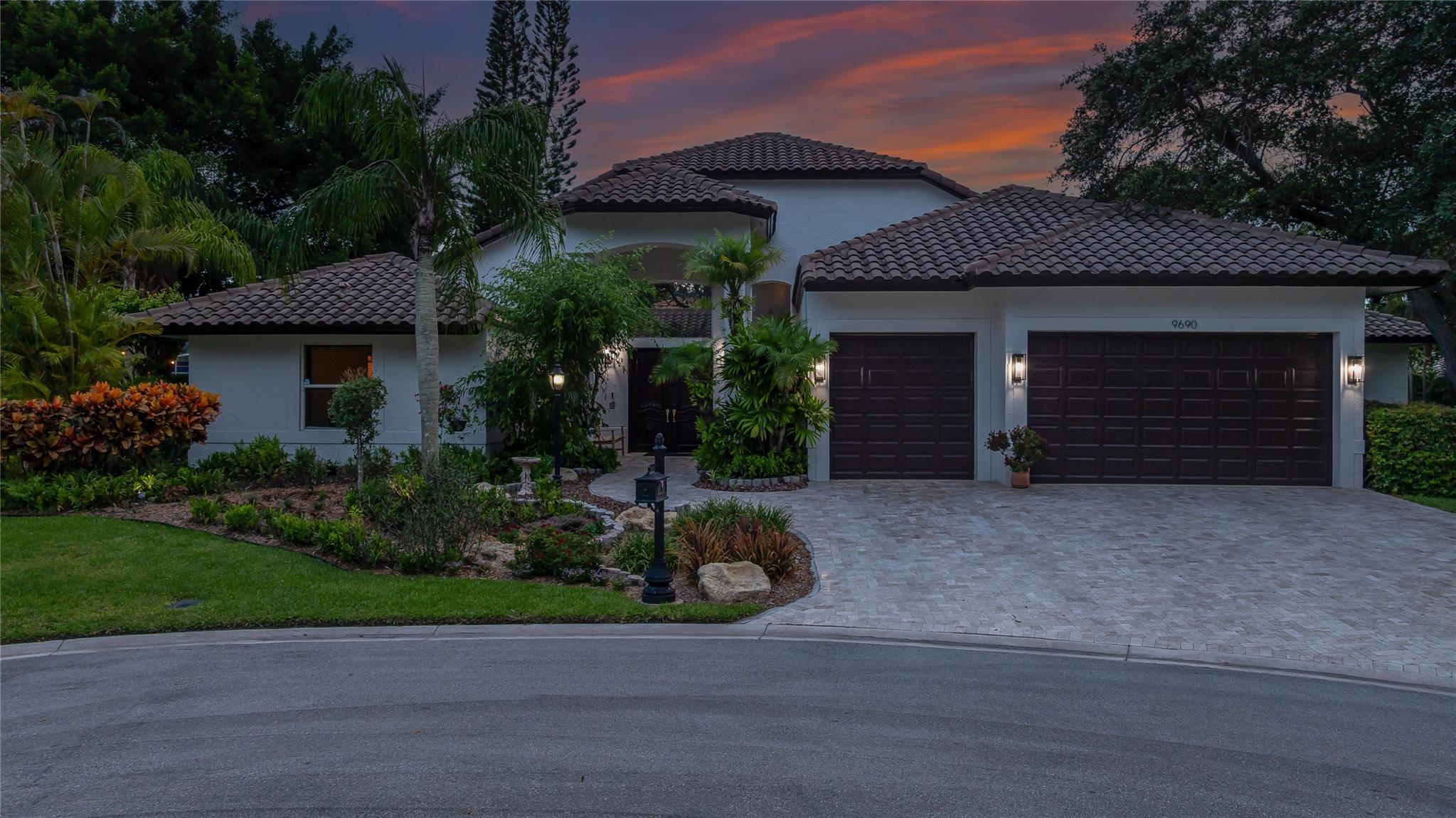 9690 NW 59th Ct, Parkland, FL, 33076/$1,199,000 3 9690 NW 59th Ct