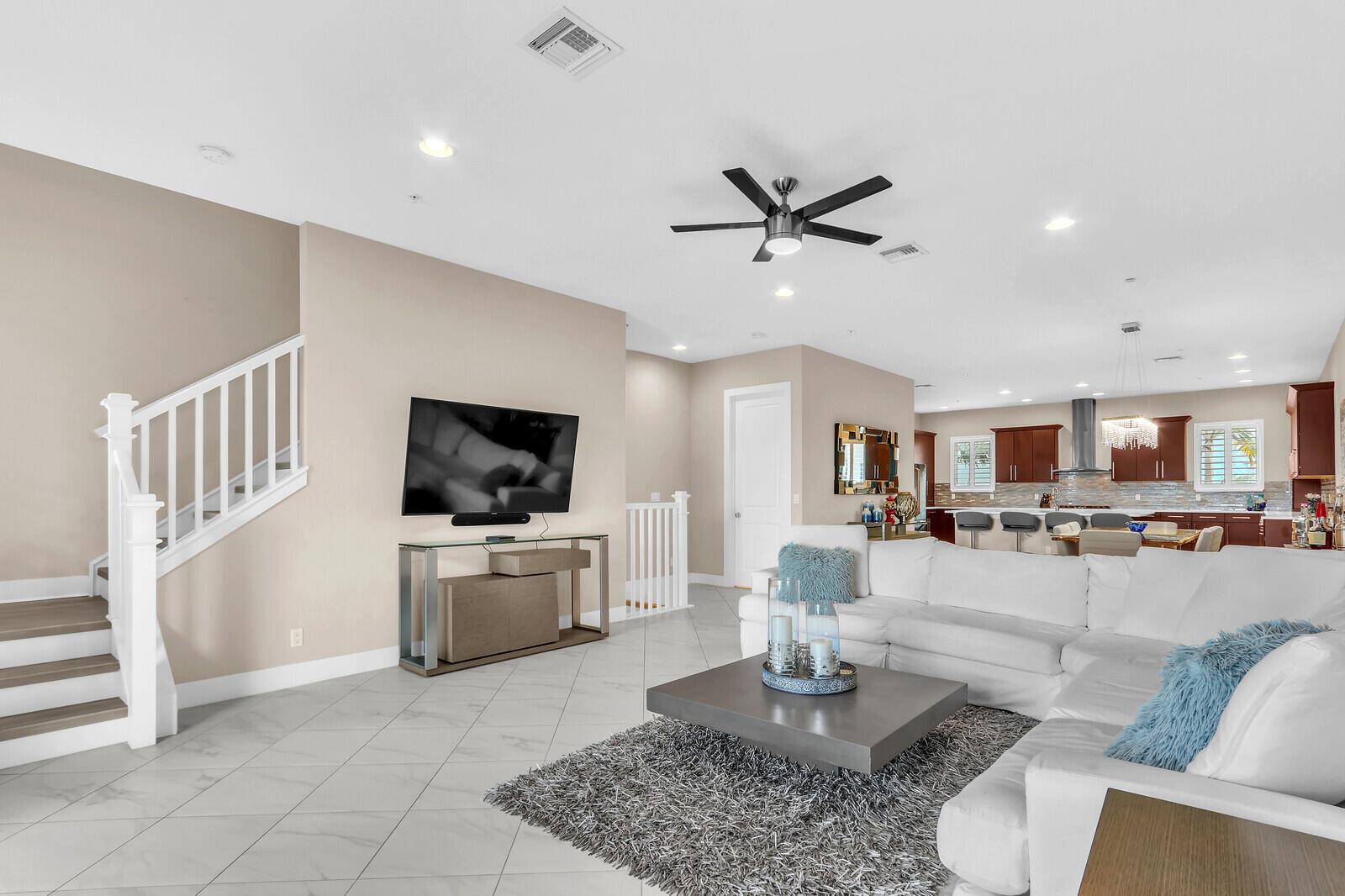 Experience prime location in Alton, right on Alton Rd with gorgeous lake views and close to the town center and clubhouse. Come see this immaculate townhome with option to buy furnished for the ultimate in convenience.