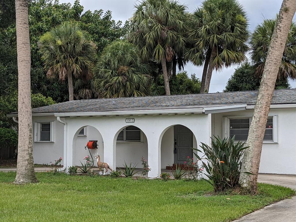 Photo of 1913 Zephyr Avenue, Fort Pierce, FL 34982 (MLS # R10728156)