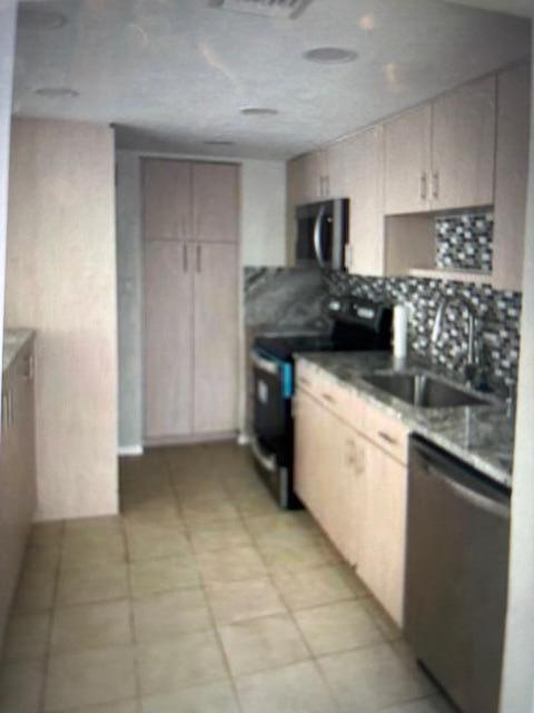 MANORS OF INVERRARY XII - Residential