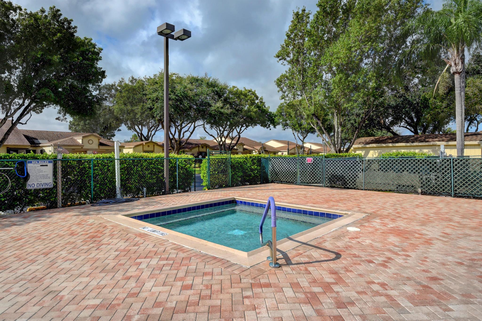 WHISPER WALK/SUMMERWINDS - Residential