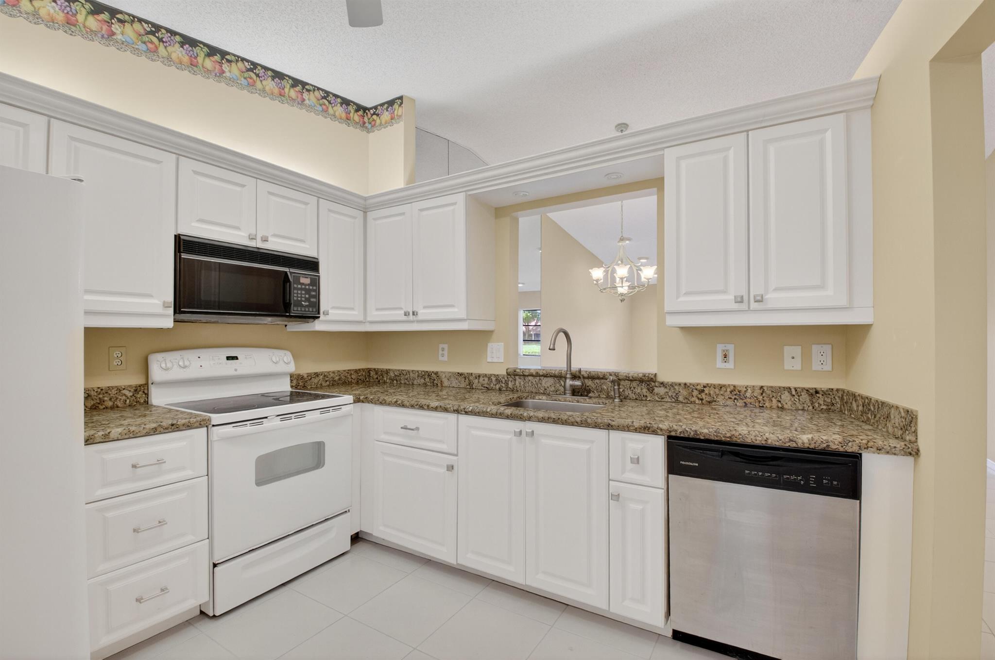 WHISPER WALK/SUMMERWINDS - Residential
