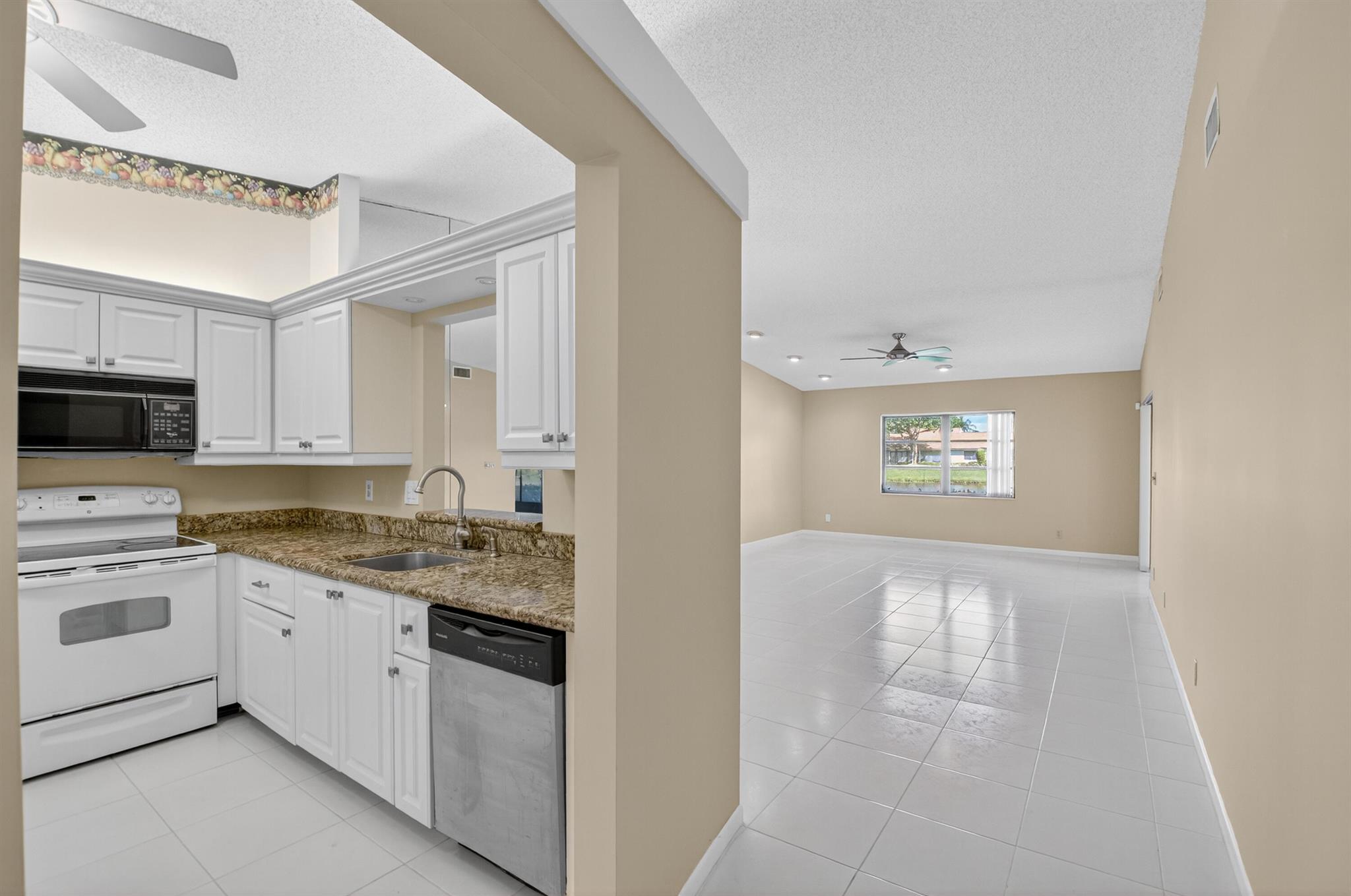 WHISPER WALK/SUMMERWINDS - Residential